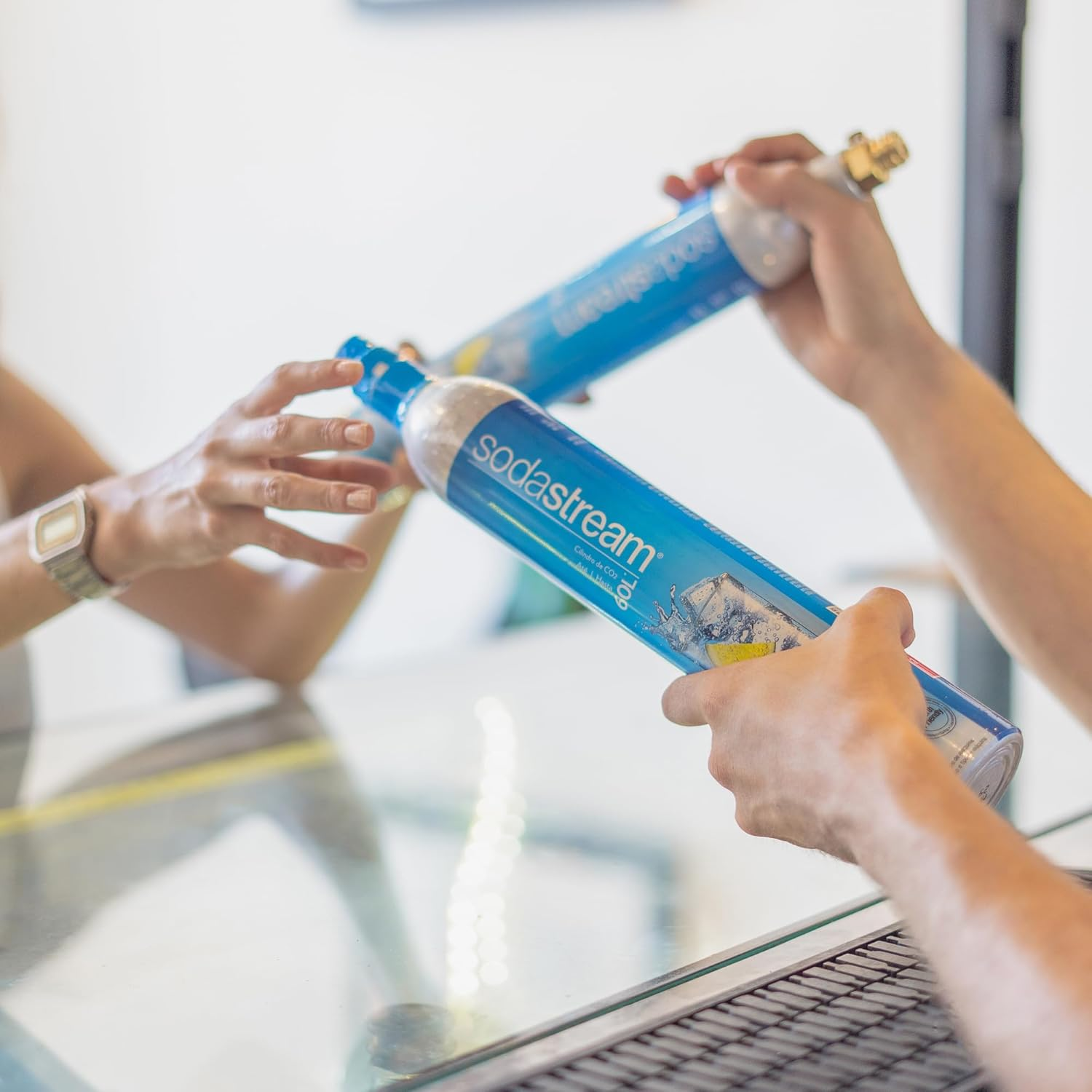 Sodastream - 60L Spare CO2 Cylinder | Create Sparkling Water in Seconds | Always Have a Spare on Hand to Keep Your Drinks Sparkling | up to 60L of Sparkling Water from Each CO2 Cylinder image number 3