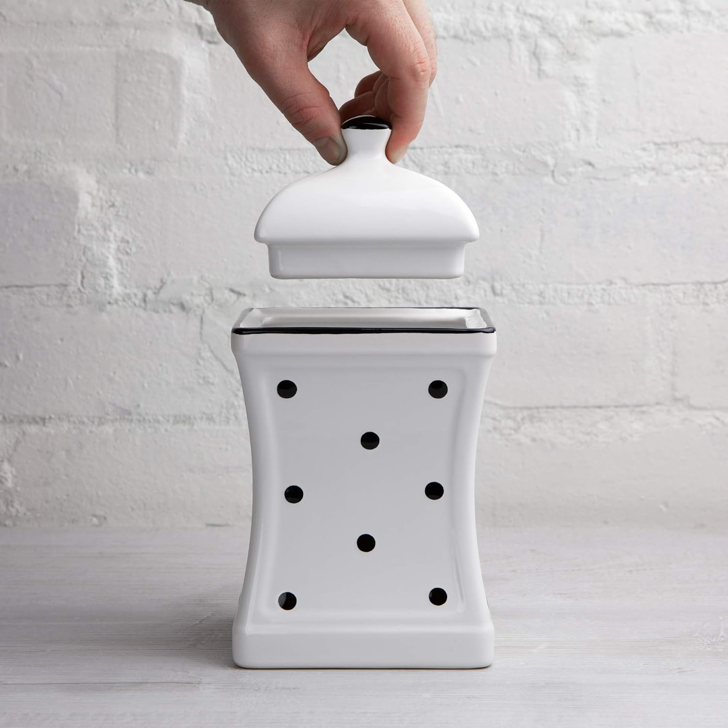 City to Cottage Handmade White and Black Dot Large Ceramic 31.5Oz/900Ml Kitchen Storage Jar with Lid | Pottery Canister, Cookie Jar, Housewarming Gift By