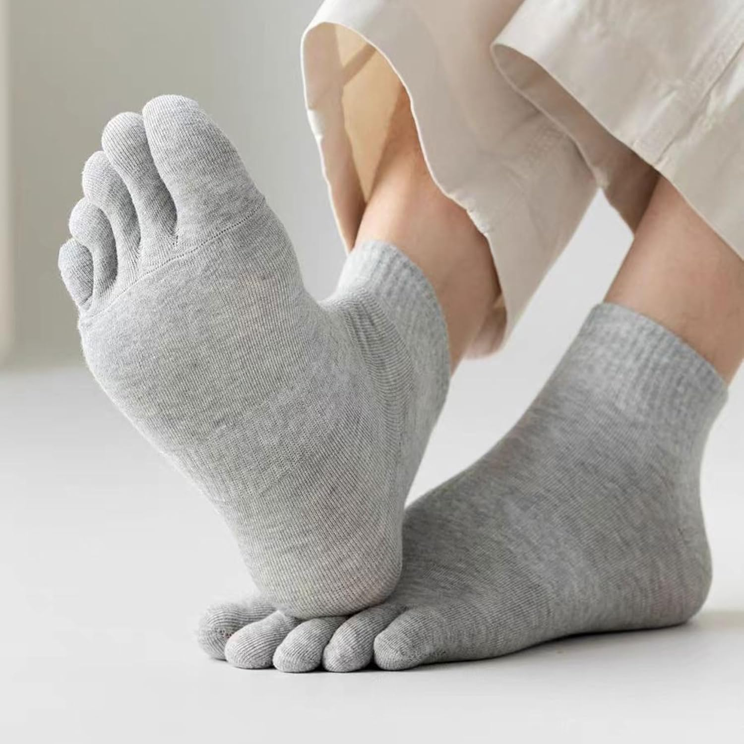 Male Sports Socks Do Not Slip Running Mountaineering Training Socks 5 Pairs image number 5