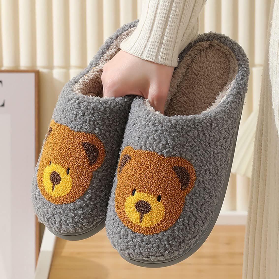 Smiley Face Happy Bear Slippers Women'S Men'S Retro Memory Foam Soft Plush Slippers Warm and Non Slip Home Shoes Embroidered Pattern Slip on Slippers image number 5