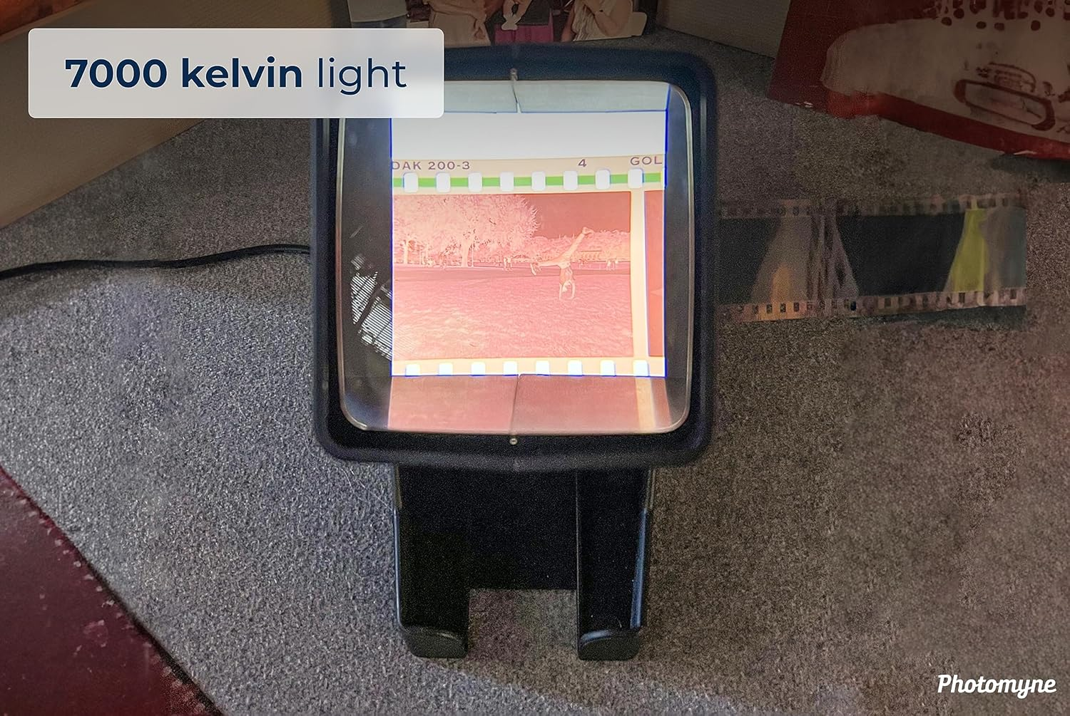 35Mm Slide Viewer, Film Negative Viewer with 3X Magnificationת LED Light Illuminated Viewing, USB or Battery Powered image number 4