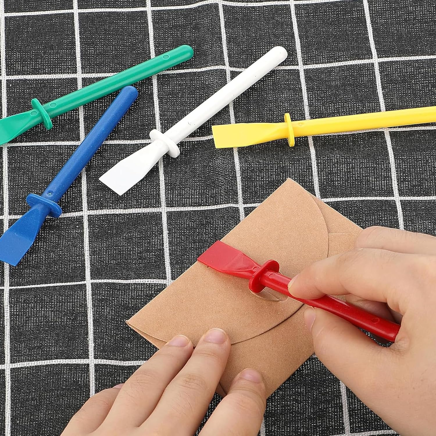 Hunken 30 Pcs Glue Applicator Sticks, Leather Craft Tools, Colored Plastic Glue Smear Sticks, Paint Scraper for PU Leather, DIY Handmade Craft Projects image number 2