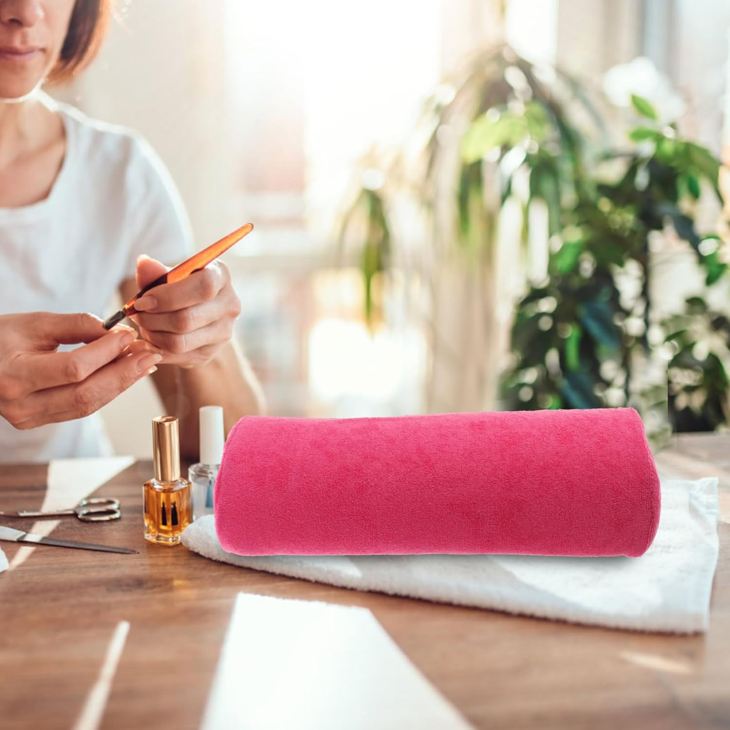 ELAYARD Nail Arm Rest Pillow for Manicure Shaped Hand Support Mat Comfortable Design to Reduce Wrist Fatigue for Professional Nail Art Easy to Clean and for Salons and Home Use