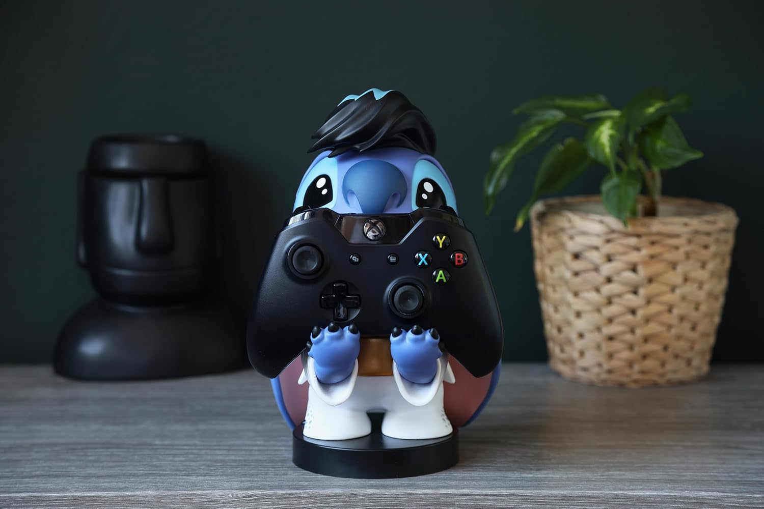 Cable Guys - Disney Lilo & Stitch: Stitch as Elvis Original Controller and Phone Holder (Xbox, Playstation, Nintendo Switch) & Phone (Iphone, Samsung, Google) image number 2
