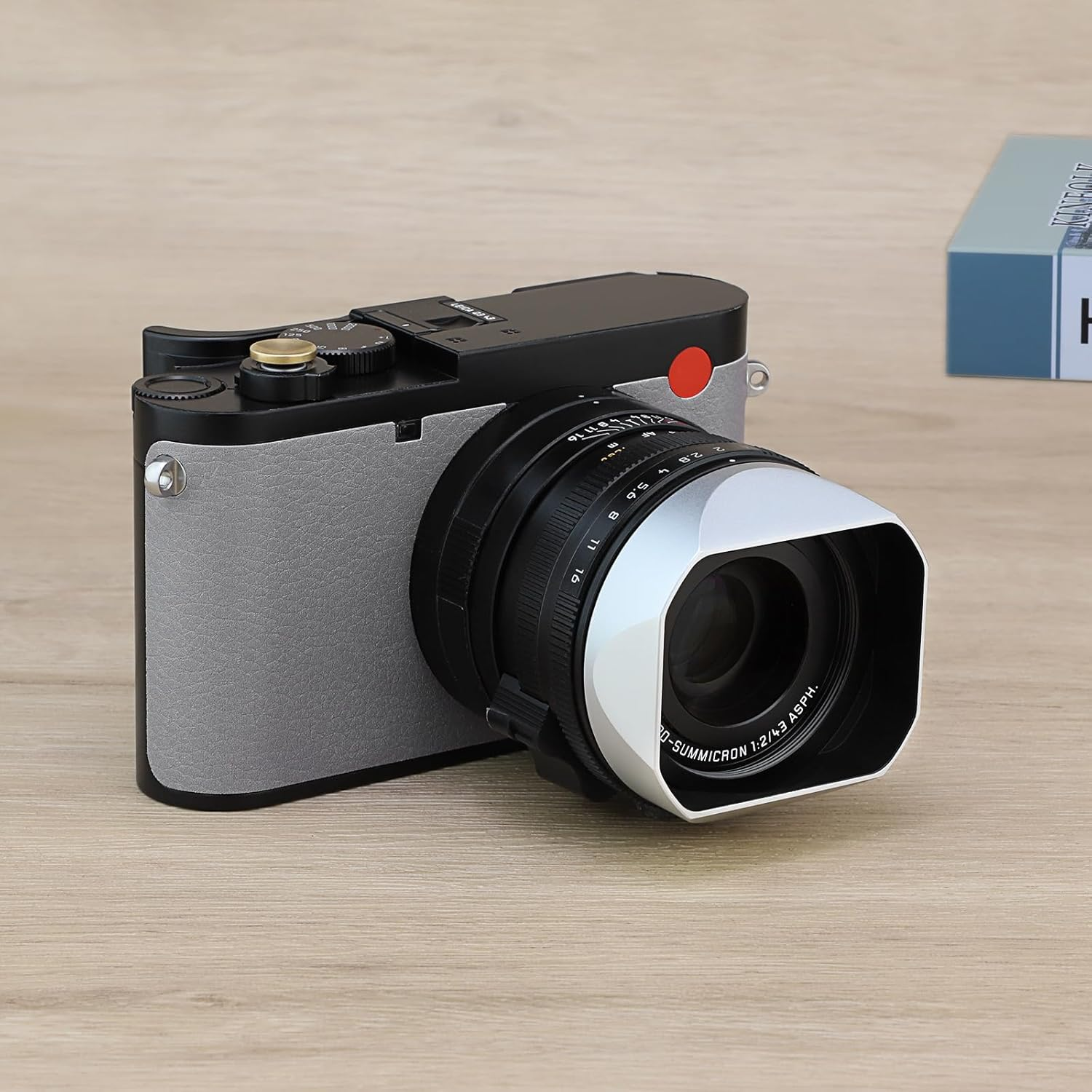 Haoge Metal Square Lens Hood for Leica Q3-43 Q3 Digital Camera Accessories LH-LQ343W Silver image number 1