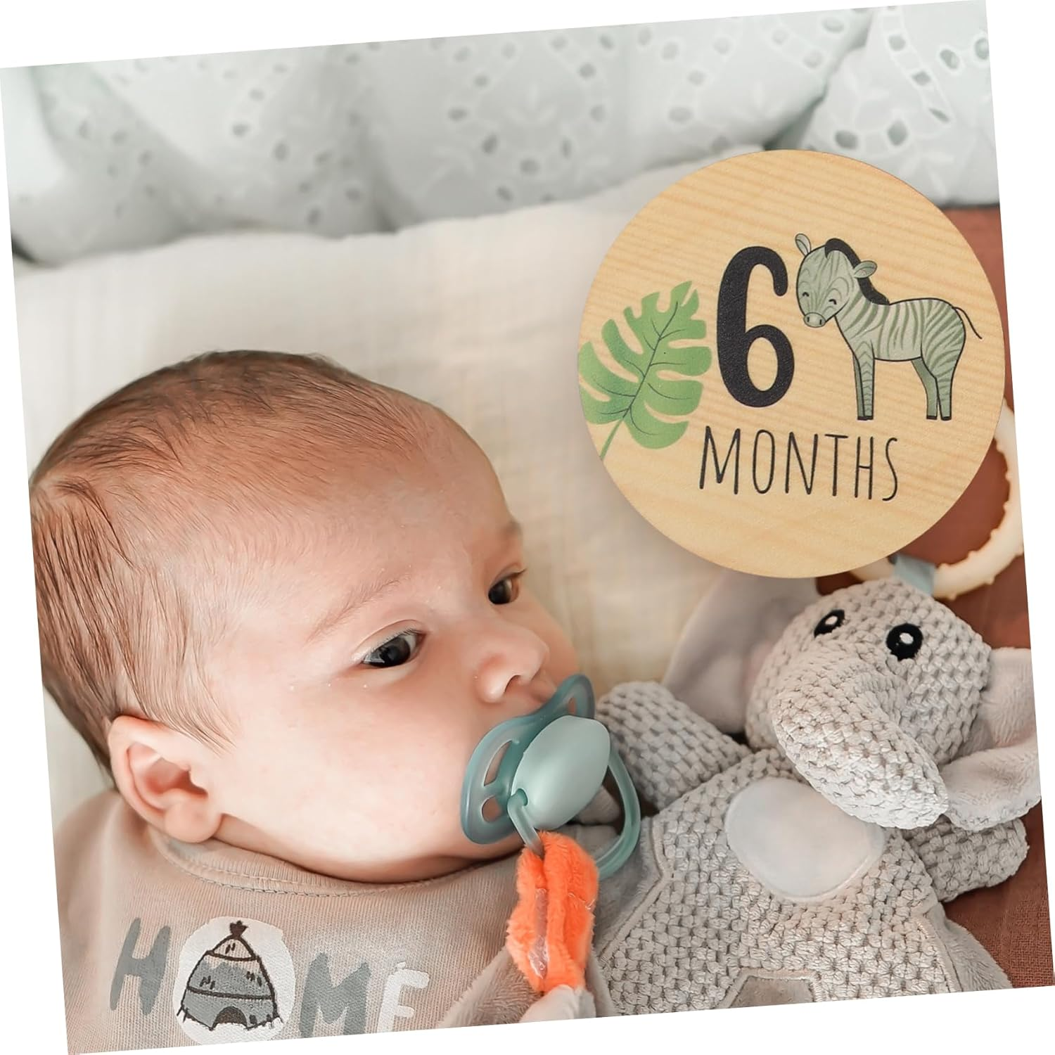 INOOMP 7Pcs Baby Milestone Cards Wooden Monthly Signs Cartoon Animals for Newborn Birth Announcement and Nursery Decor Photo Props image number 4