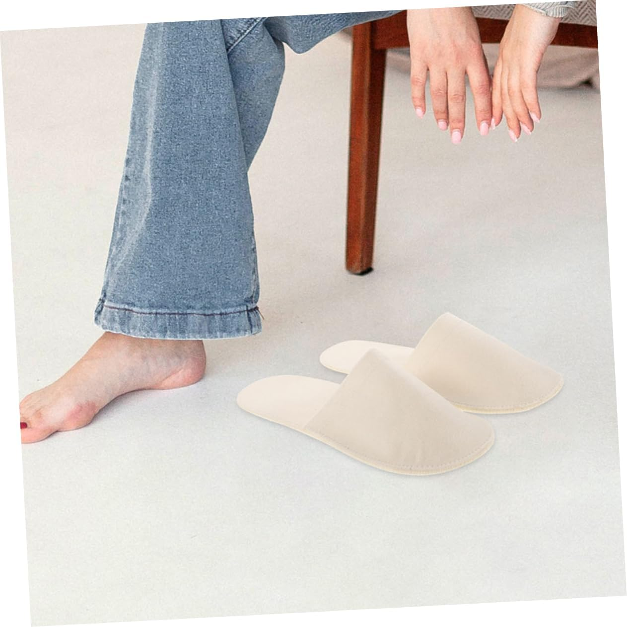 WOFASHPURET 2Pairs Disposable Hotel Supplies Bridesmaid Slippers Washable Summer Slippers image number 2