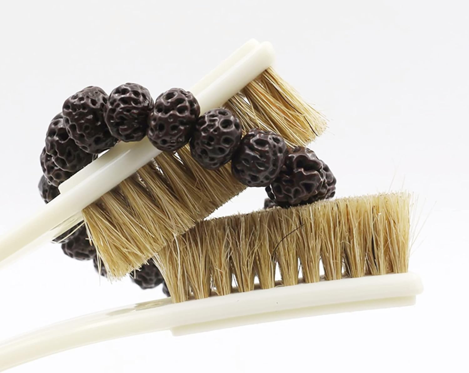 1Pcs Climbing and Bouldering Brush with 4 Rows Thick Boar'S Hair Bristles and Long Handle - Climbing Bouldering Boulder Cleaning Brush - Firm Bouldering Chalk Brush for Hold and Chalk