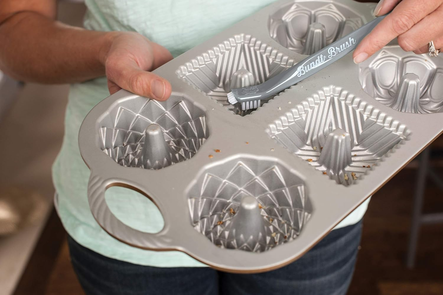 Nordic Ware Ultimate Bundt Cleaning Tool image number 1