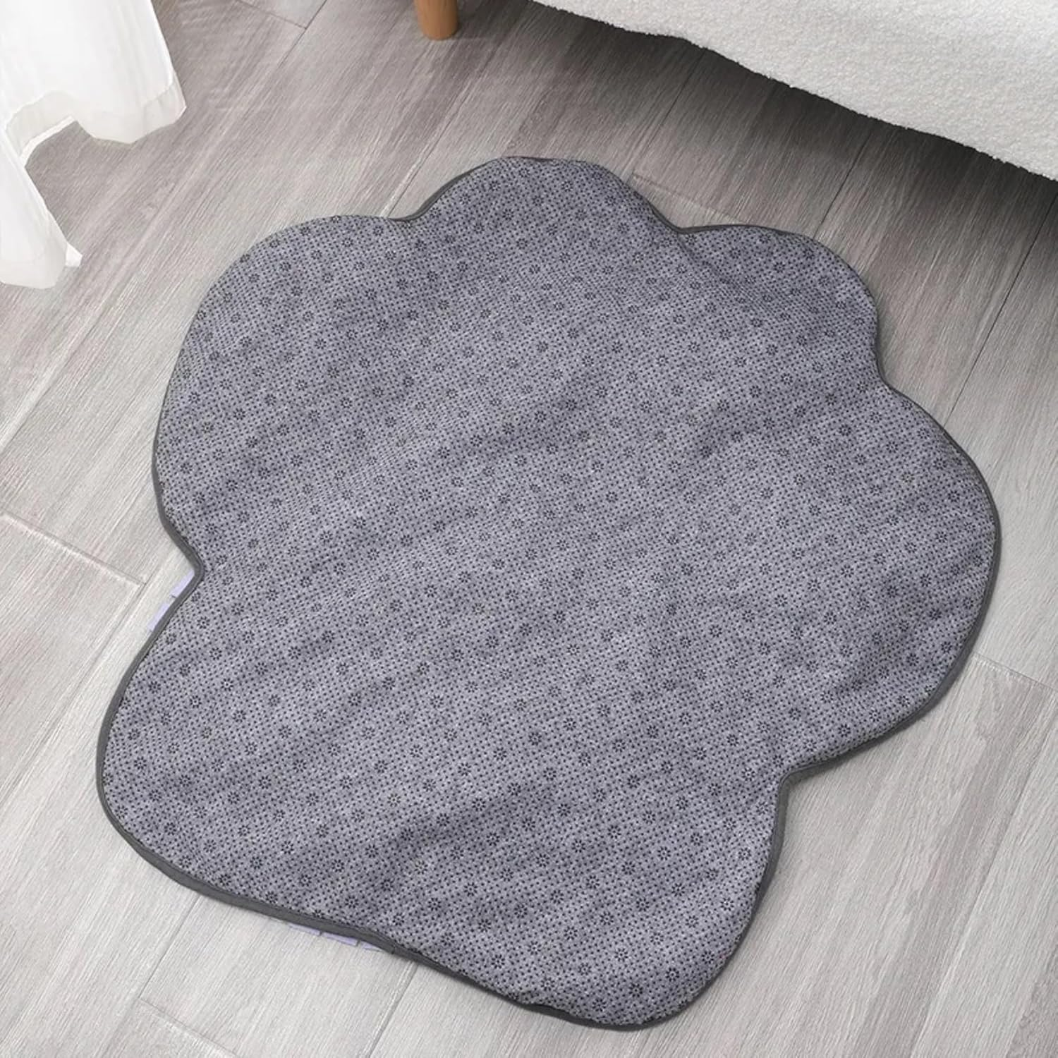 ROY Sniffing Rug for Dogs - Intelligence Toy and Foraging - Interactive Dog Training, Mental Stimulation, Machine Washable - Promotes Natural Instincts, for All Breeds and Sizes image number 4