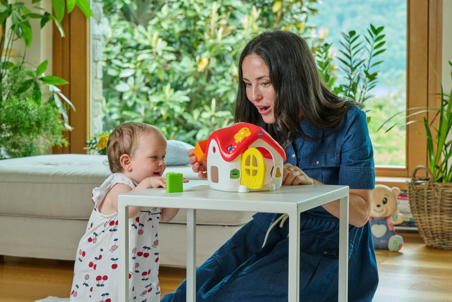 Chicco, Casina ABC Lights & Sounds, Electronic Shapes of Built-Ins, Interactive Bilingual Educational Game, +50 Words, Phrases and Songs in Italian and English, Lights, 4 Shapes, Games For image number 3