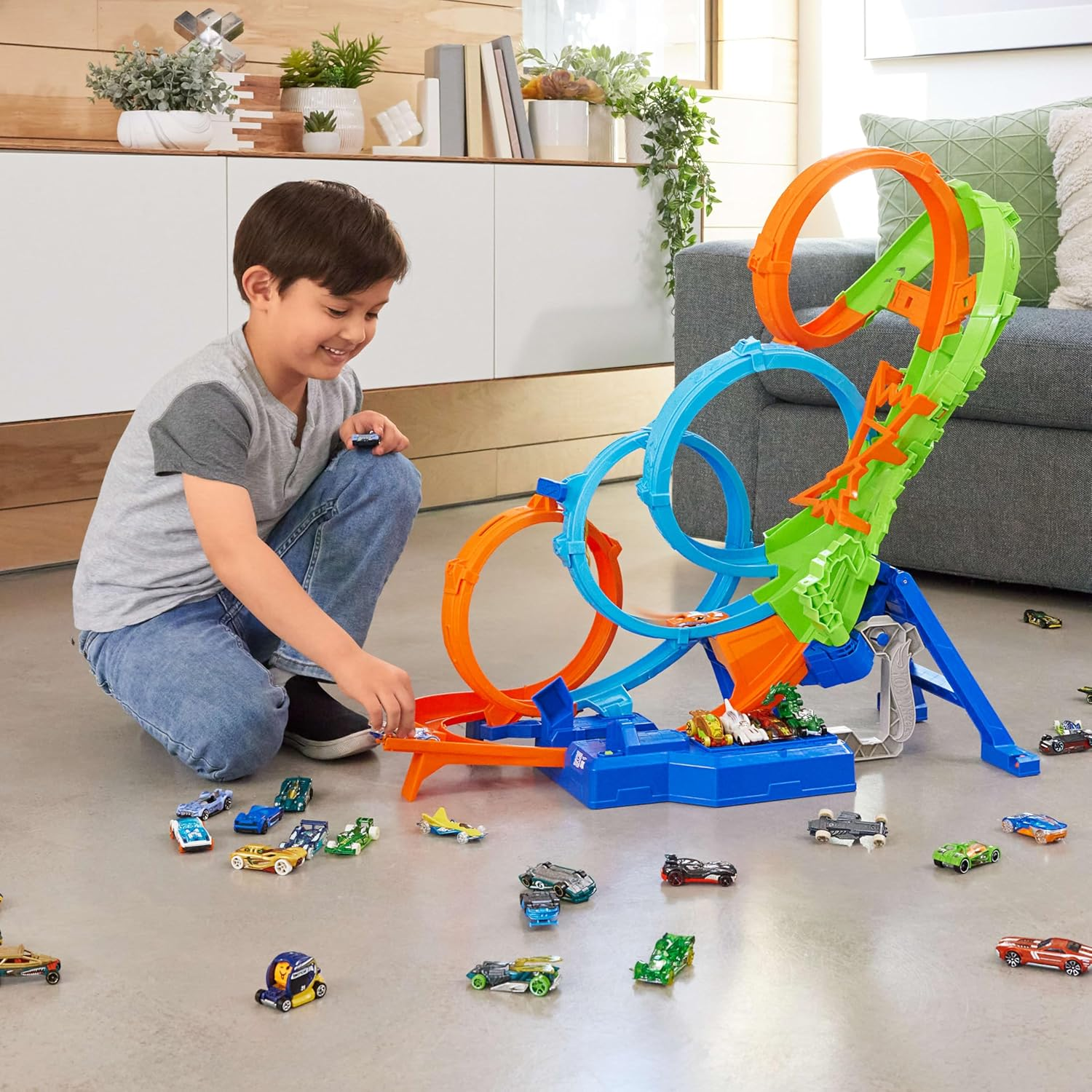 Hot Wheels Toy Car Track Set with 4 Loops, 3-Way Crash Zone and Motorized Booster, Folds for Storage, with 1:64 Scale Toy Car image number 1