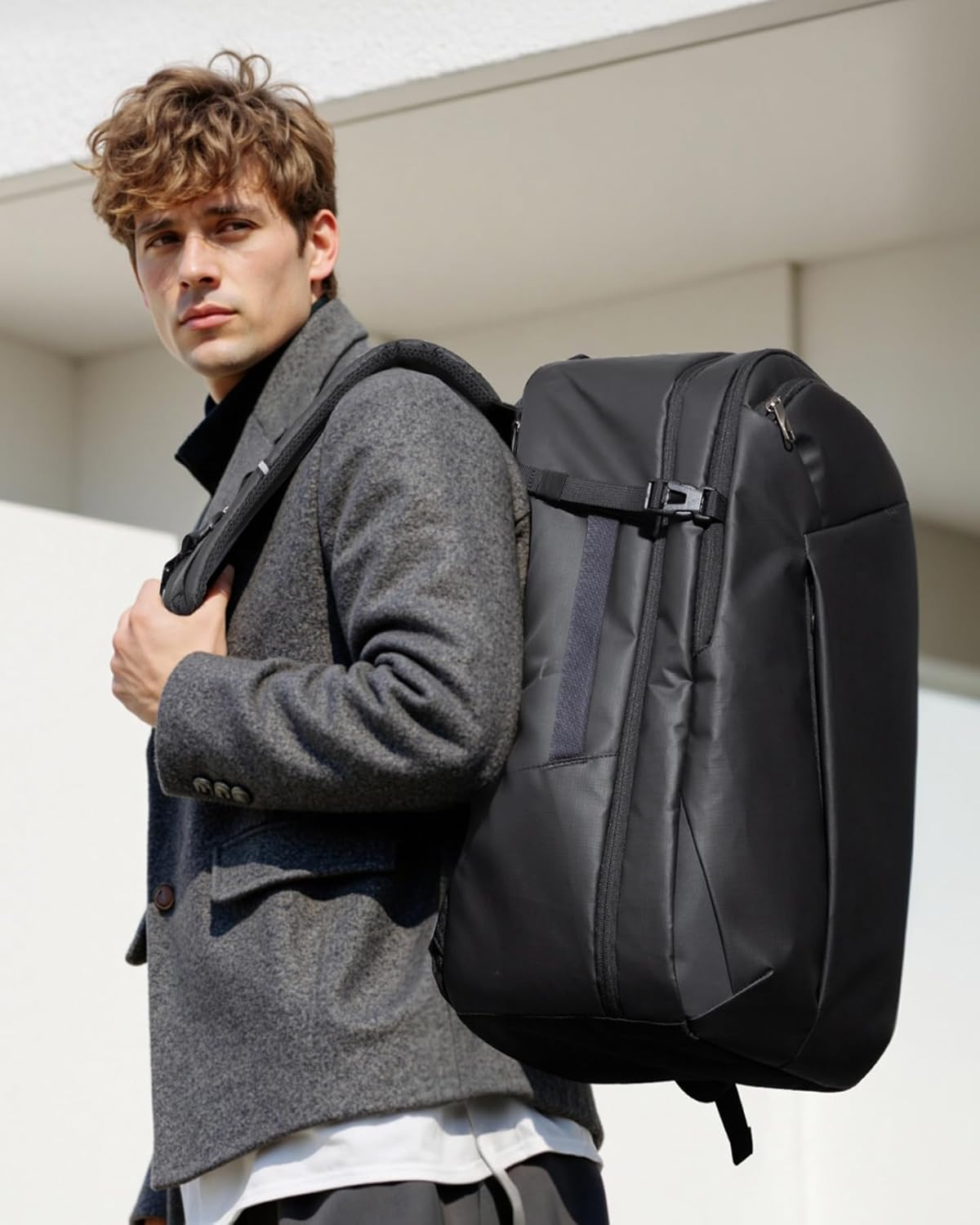 Inateck Travel Backpack, 180&deg; Open TSA Friendly Carry-On,For Men, Daypack for Business Trips,Black image number 3