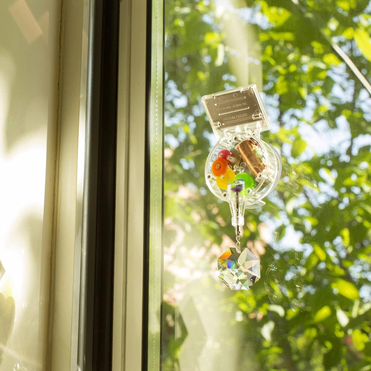 Kikkerland Solar-Powered Rainbow Maker with Crystal, Multicolor, 1 EA, One Size, RM1588-EU image number 3