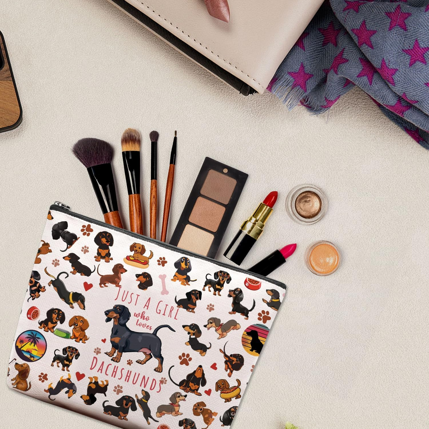 Cosmetic Bag for Girls Beautiful Dachshund Makeup Bag with Zip for Girlfriend Dachshund Gifts for Animal Lovers Portable Toiletry Bag Women for Travel Everyday Life (B)