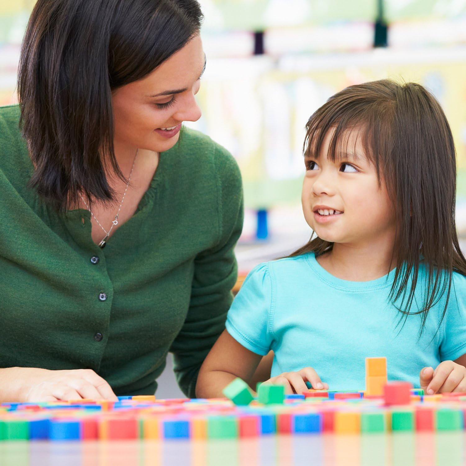Shappy 120 Pieces Transparent Color Counters Counting Bingo Chips Plastic Markers with Storage Bag (Multicolored) image number 4