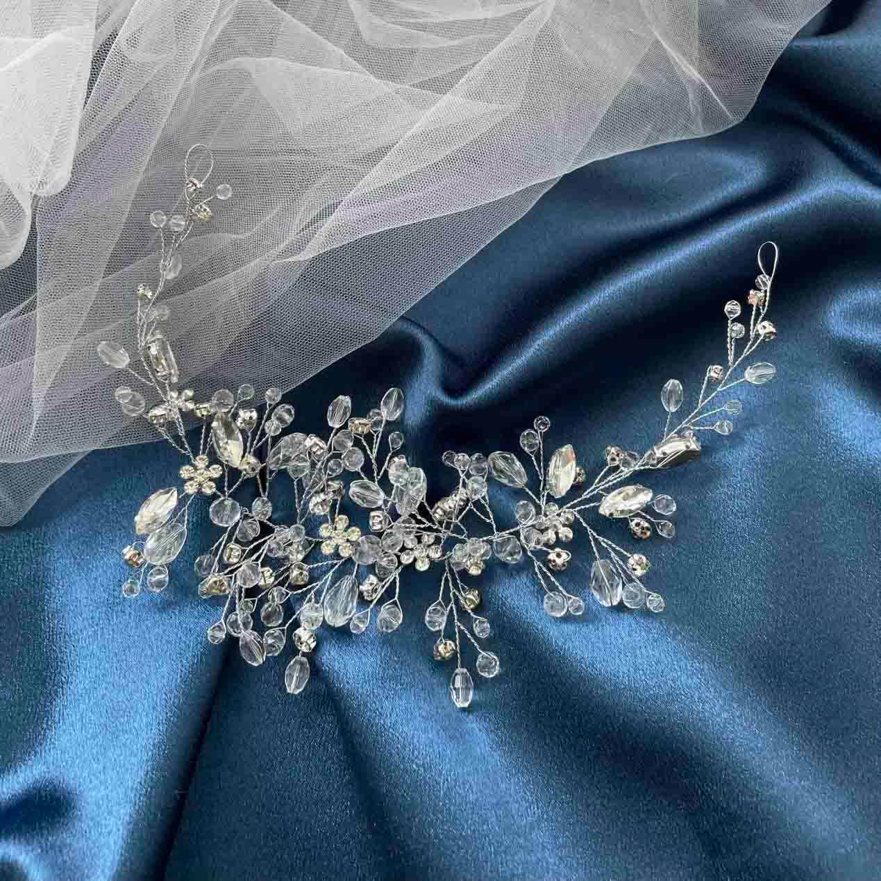 Resweky Bride Wedding Flower Hair Vine Silver Rhinestone Crystal Bridal Hair Pieces Beads Wedding Hair Band Accessories for Women Girls image number 4