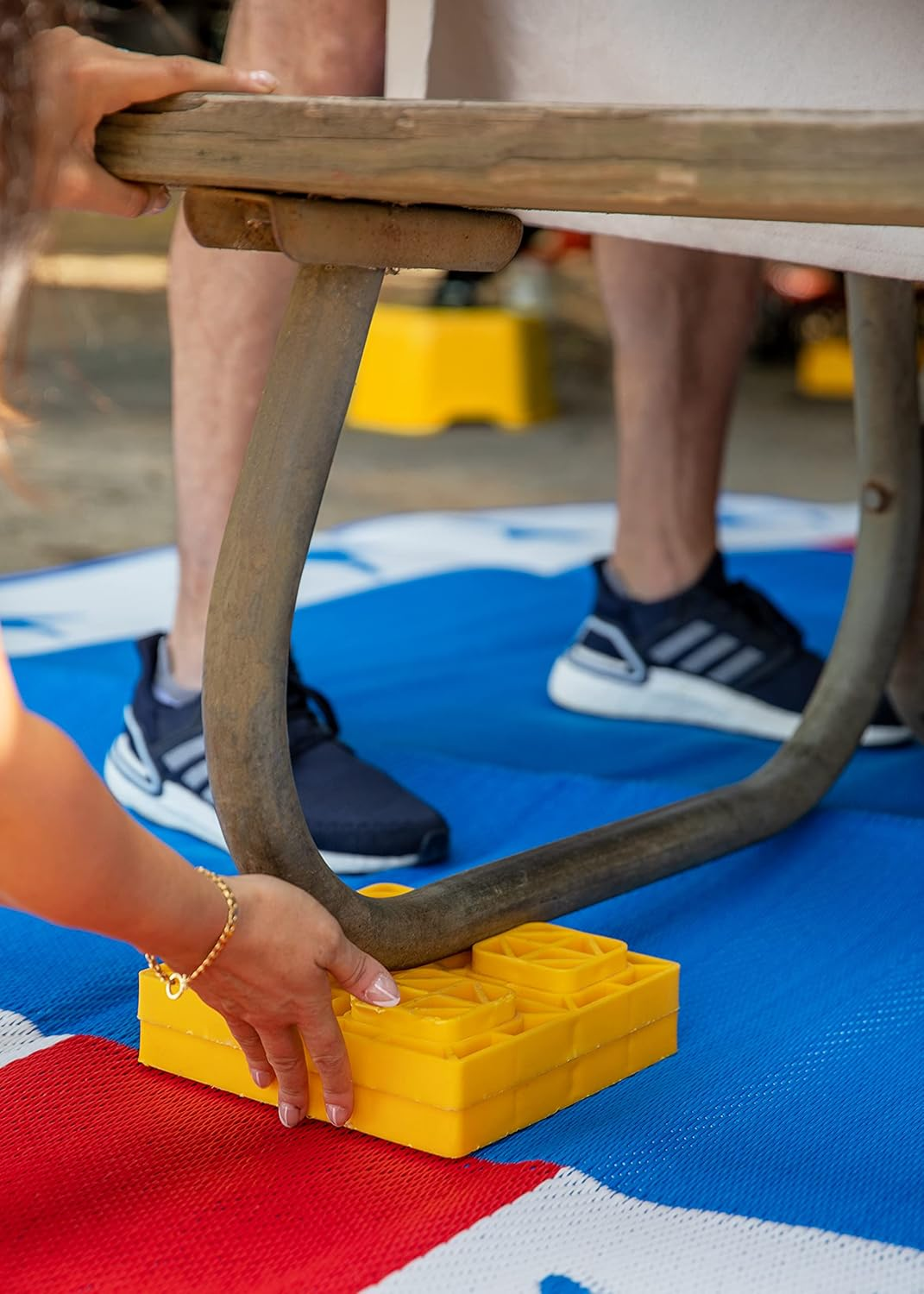 Camco Heavy Duty Leveling Blocks, Ideal for Leveling Single and Dual Wheels, Hydraulic Jacks, Tongue Jacks and Tandem Axles (4 Pack) image number 6