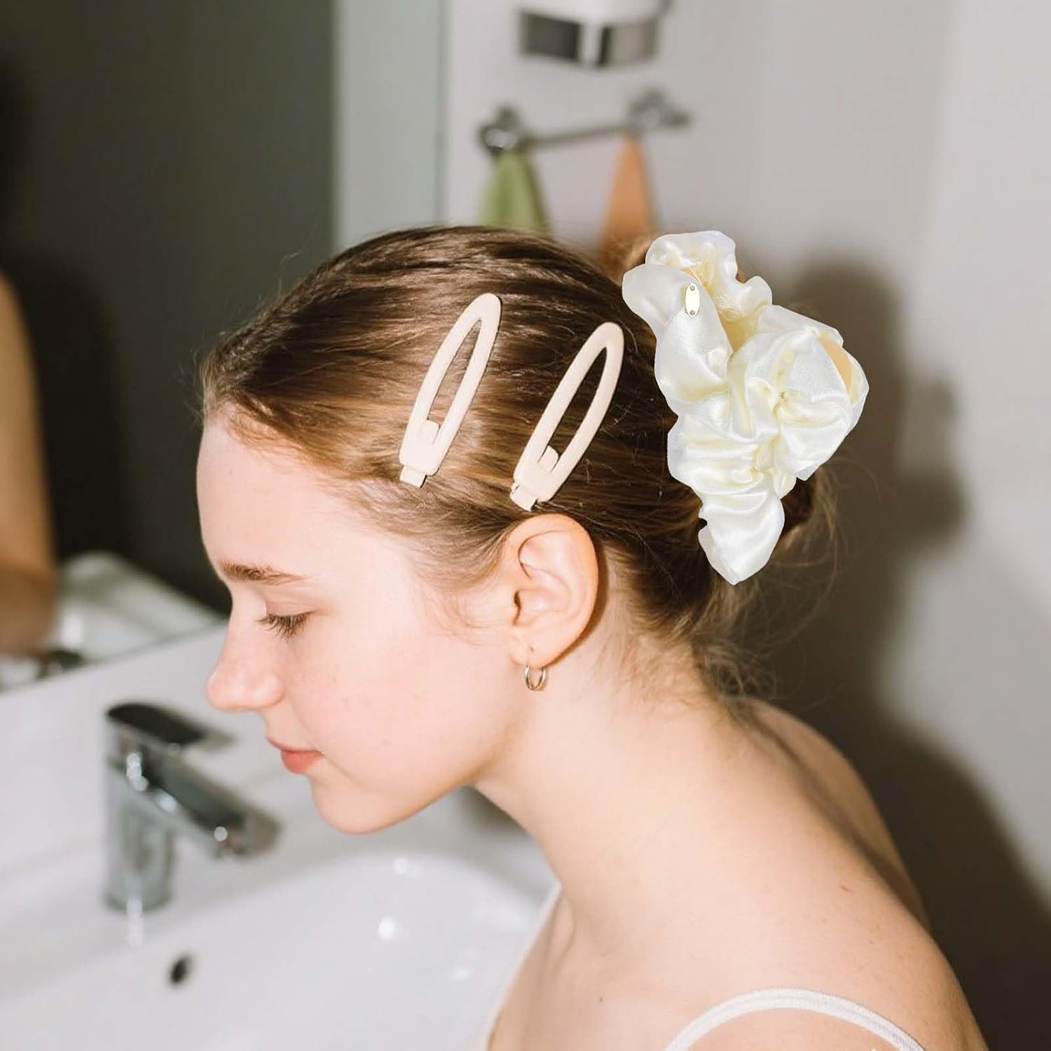 Claw Clip for Long Hair, Cloud Hair Clips with Strong Hold, Non-Slip Hair Clips, Fashionable Hair Clips for Women, Hollow Cloud Hair Clip for Women and Girls image number 5