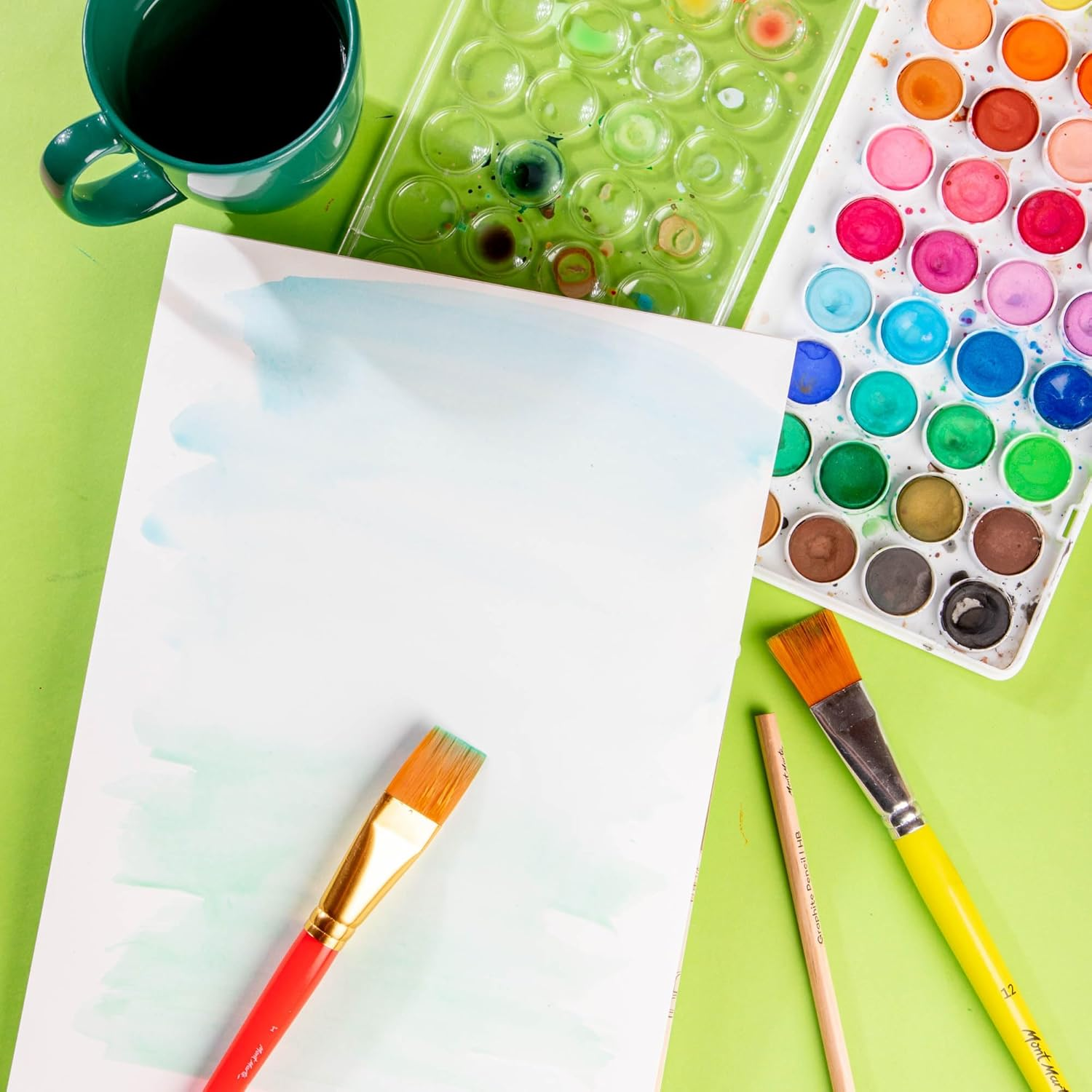 Mont Marte Mixed Media Pad Premium 300Gsm A4 15 Sheets Acid Free Art Pad with Fine Tooth Paper for Multi-Media Use, Ideal for Pencils, Oil Pastels, Markers, Pens, Watercolour and Acrylic Paint image number 6