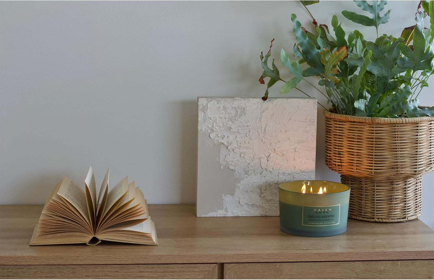 Haven Gardenia & Sandalwood Scented Candle in Frosted Glass Jar with Gold Lid &ndash; Smooth-Burning Soy Wax Blend and Long-Lasting Aromatherapy Candle with Floral Scent for Home Decor &ndash; Ideal Gift Option image number 3