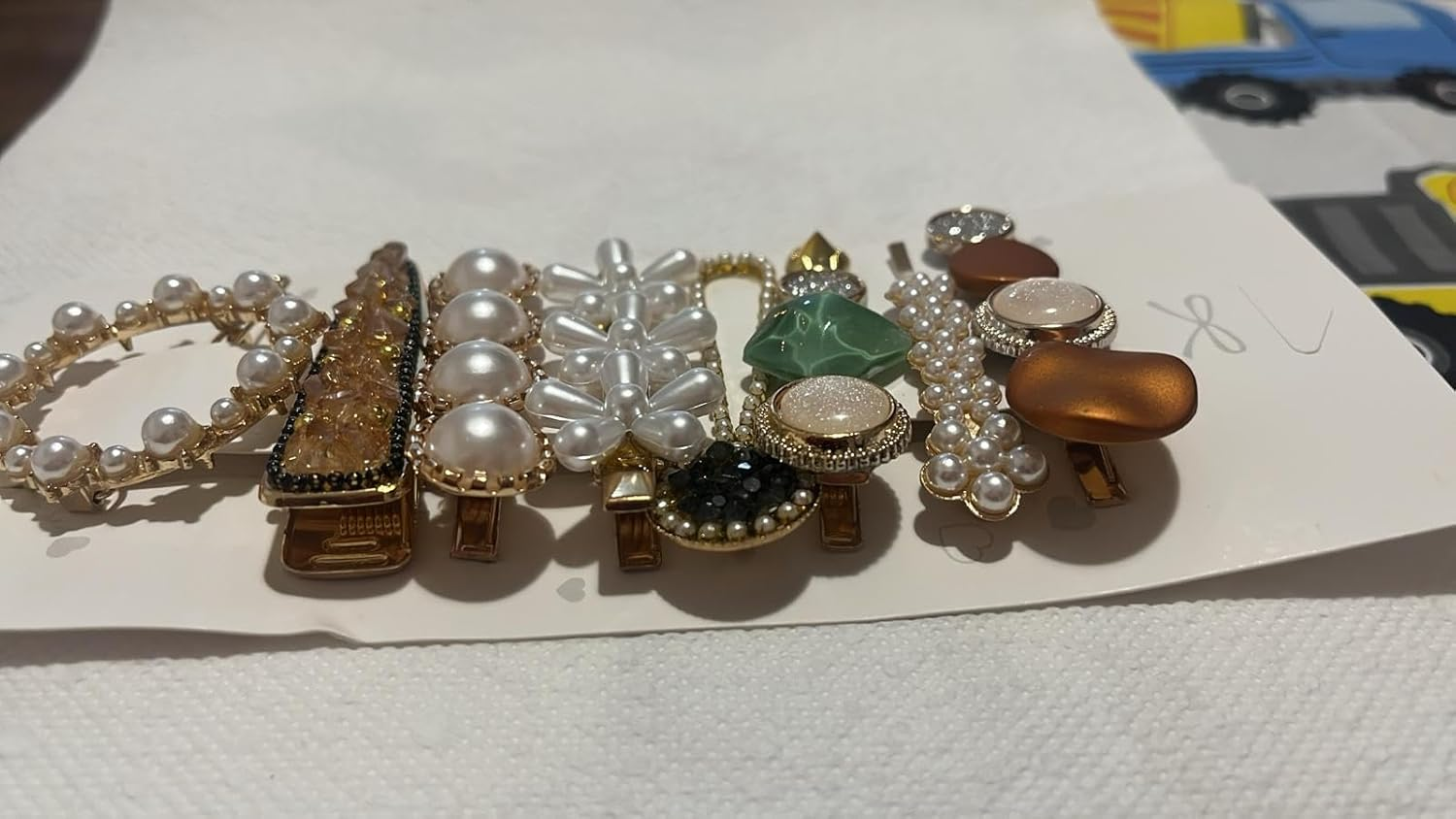 NTY Collections Korean Style Pearl Hair Accessories Set, 8 Pieces Decorative Barrettes with Flowers, Rhinestones, Gold Accents for Women image number 1