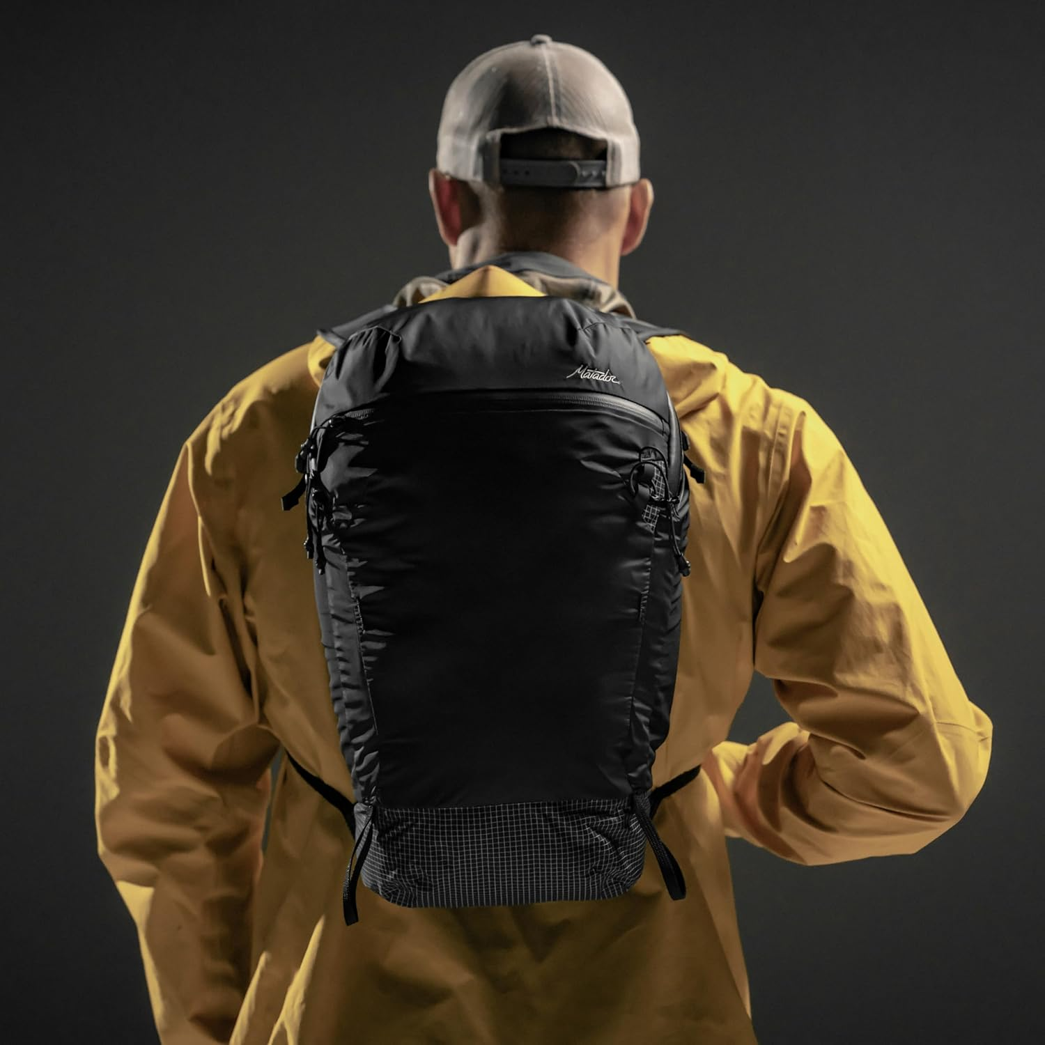 Matador Freefly16 Foldable Backpack - Small Hiking Backpack Men & Women, Ultralight Backpack with Material Loops, Waterproof Daypack for Travel, Cycling, Running, Outdoor, Skiing, Black, 16 Lang