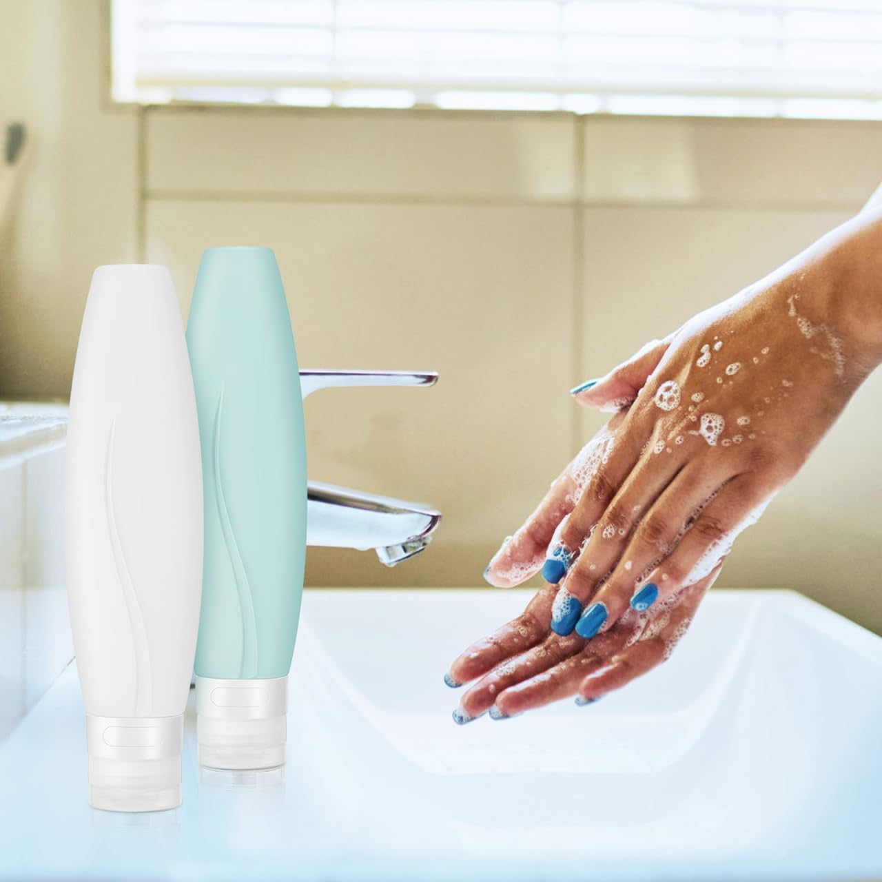 Iplusmile Travel Toiletry Bottles Set 150Ml Silicone Refillable Squeeze Bottles for Lotion Shampoo image number 4