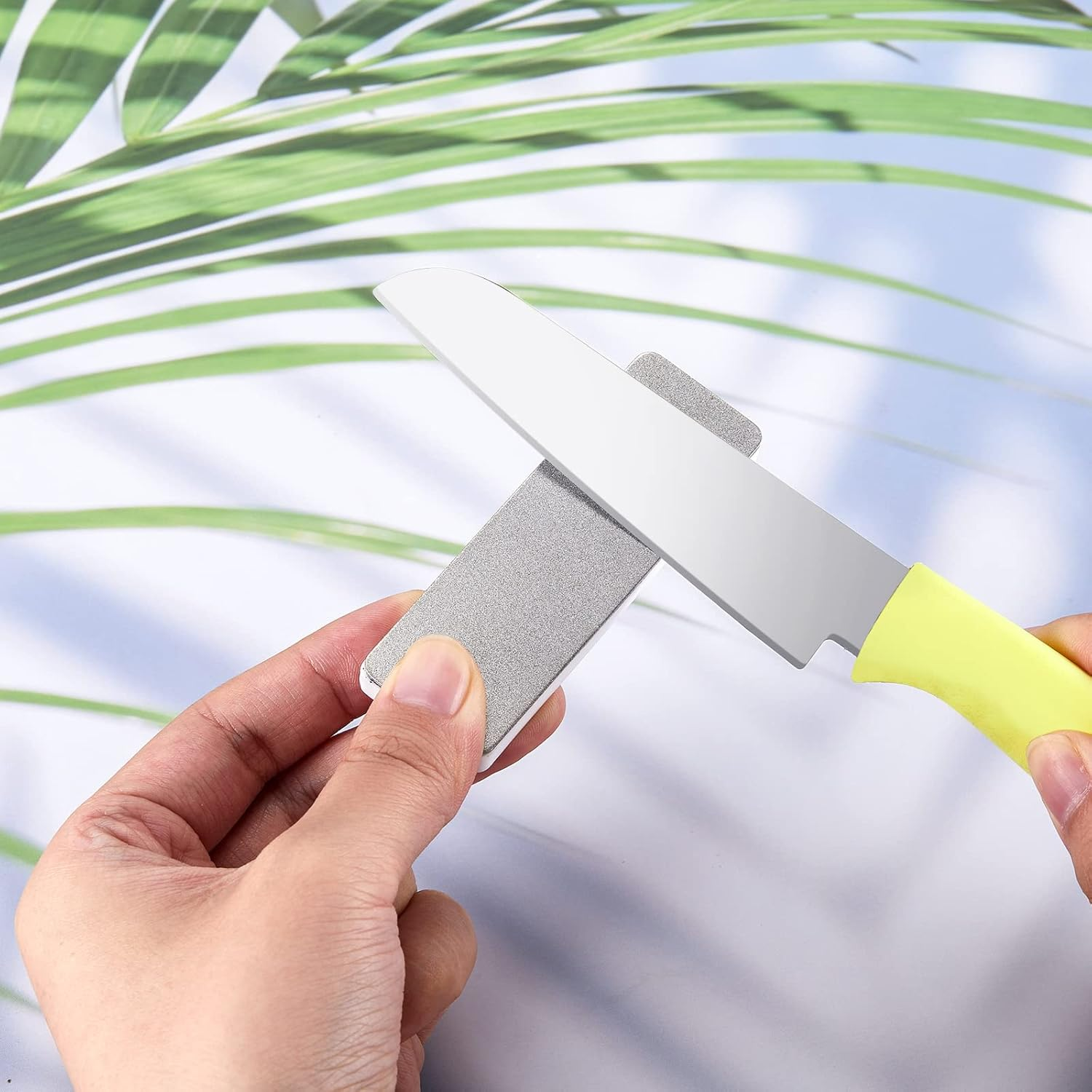 Patelai 2 Pcs Mini Pocket Knife Sharpener Stone Double Sided Portable Sharpening Stone Whetstone Diamond Ceramic Sharpen Tools 400/1000 Grit for Knives Scissors Kitchen Outdoor Survival Gear image number 6