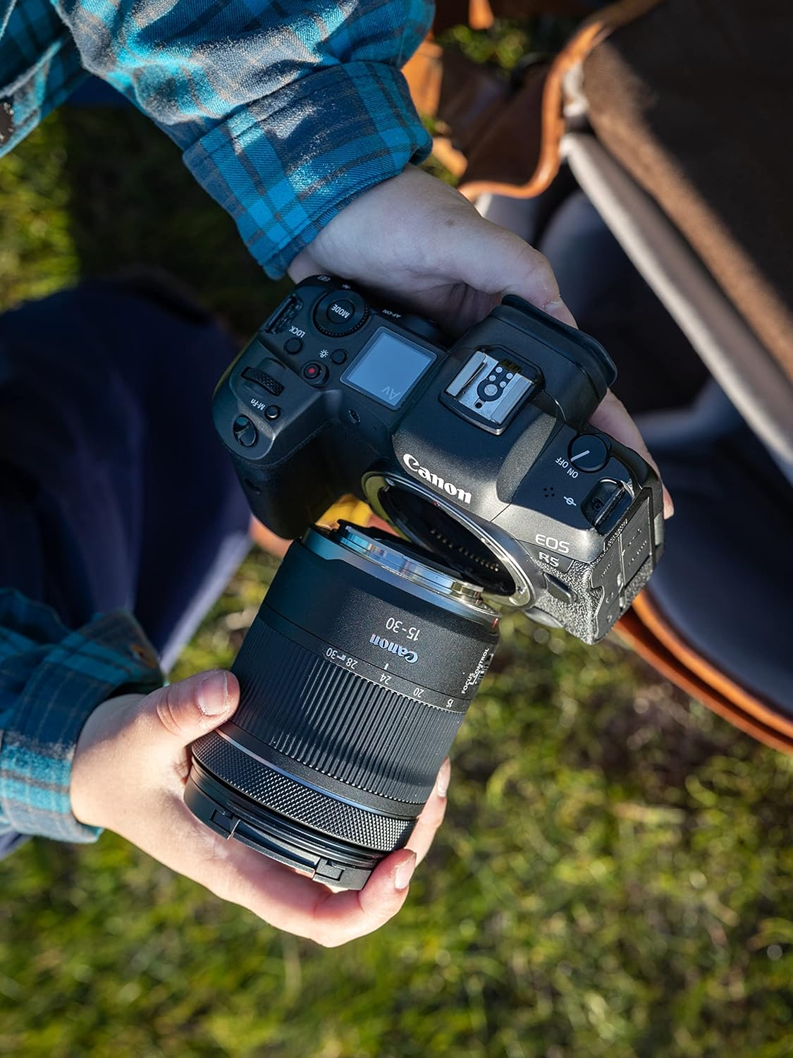 Canon RF 15-30Mm F4.5-6.3 Is Lens image number 5