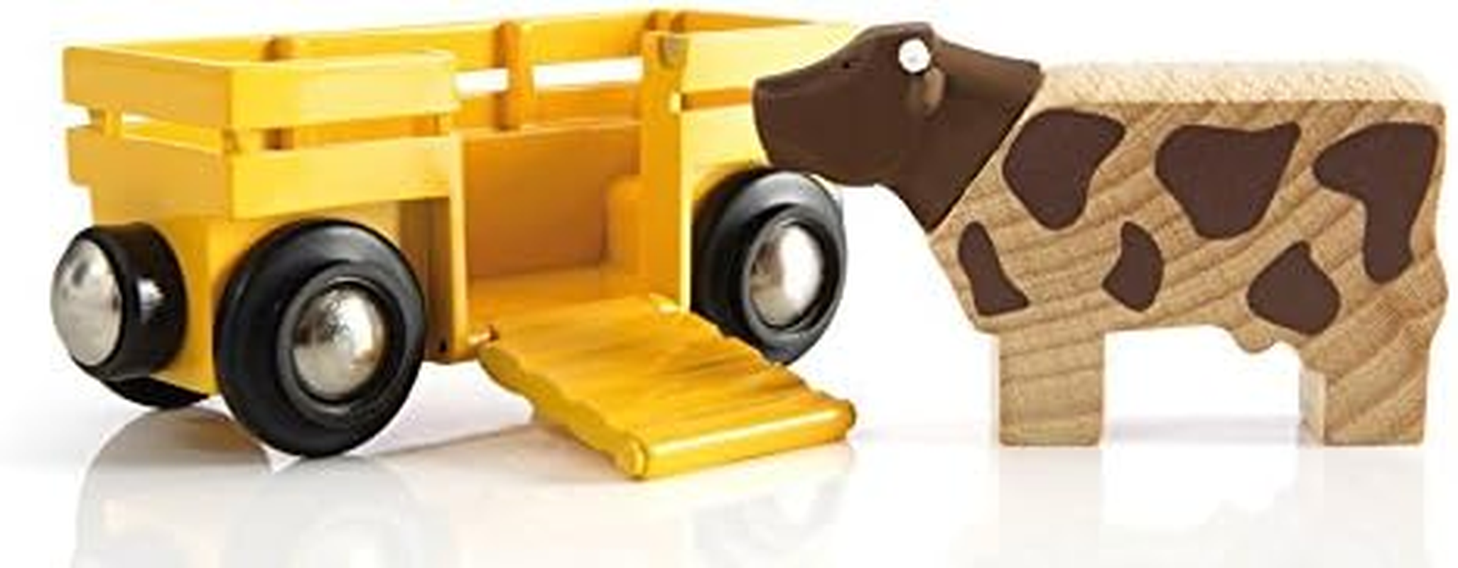 BRIO World 33404 - Farm Train 5 Pieces &ndash; Wooden Cargo Train Set with Animal & Farm Accessories &ndash; Magnetic Railway Toy for Kids Ages 3+ &ndash; Compatible with BRIO Tracks image number 4