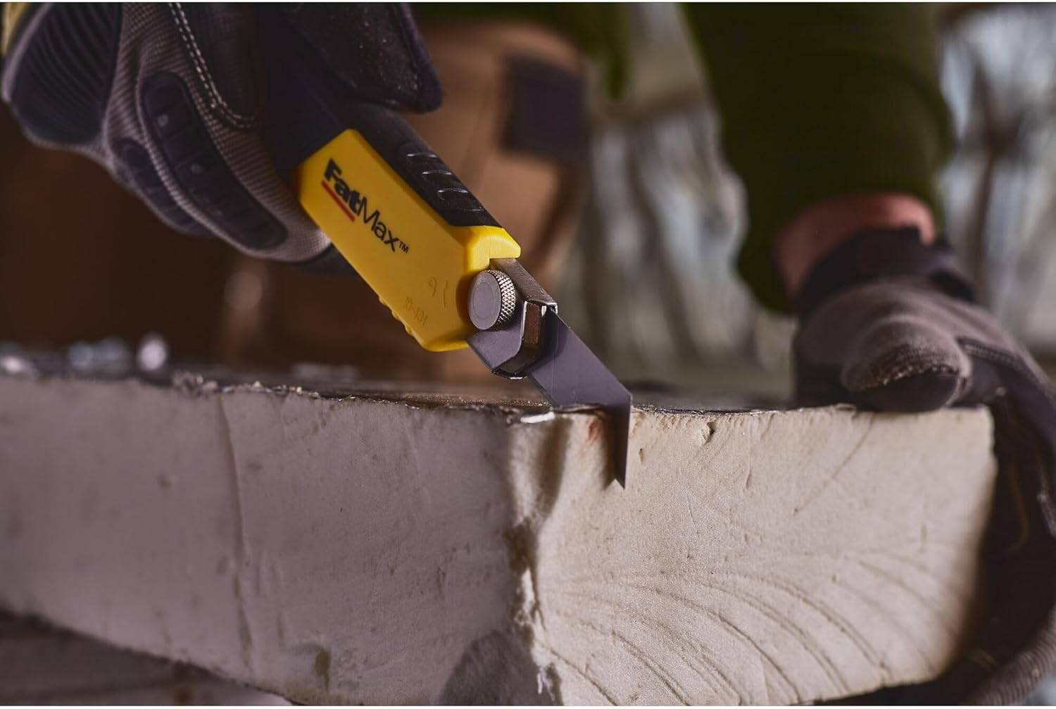 Stanley 0-10-481 Snap off Knife with Magazine, Silver/Yellow image number 4