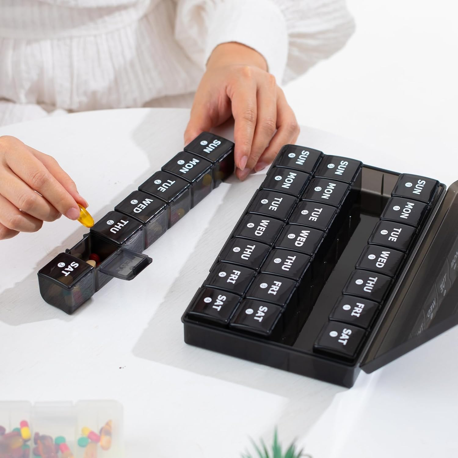 Large Monthly Pill Organizer, XL 4 Weeks Pill Box,28 Day Pill Cases Organizerd by Week,Big Compartment Pill Container with Dust-Proof,For Pills/Vitamin/Fish Oil/Supplements,By Yaklim (Black)