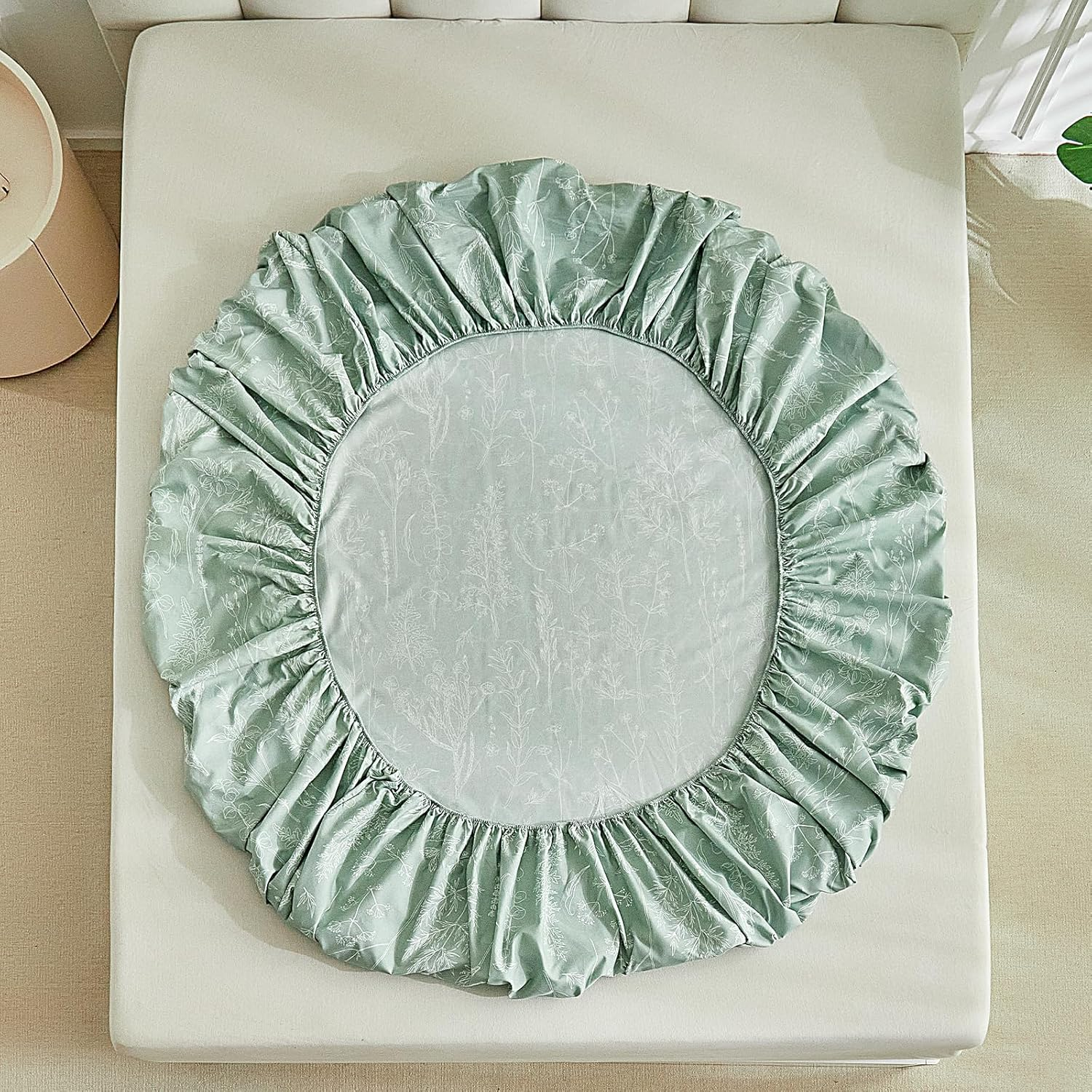 Tokokimo Fitted Sheet 160 X 200 Cm, 35 Cm Large Pockets with 2 Pillowcases 50 X 80 Cm - Soft Microfibre Duvet Cover with Hand-Painted Floral Motif, Sage Green image number 4