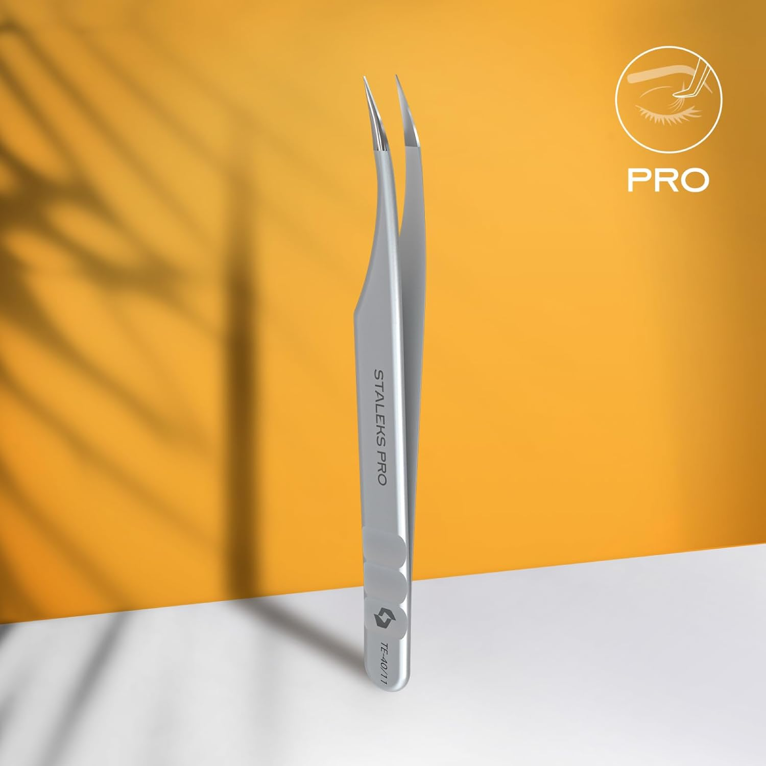 Staleks Pro Professional Eyelash Tweezers Expert 40 Type 11 &ndash; Curved &ndash; Lash Separation &ndash; Stainless Steel &ndash; Anti-Fatigue Design