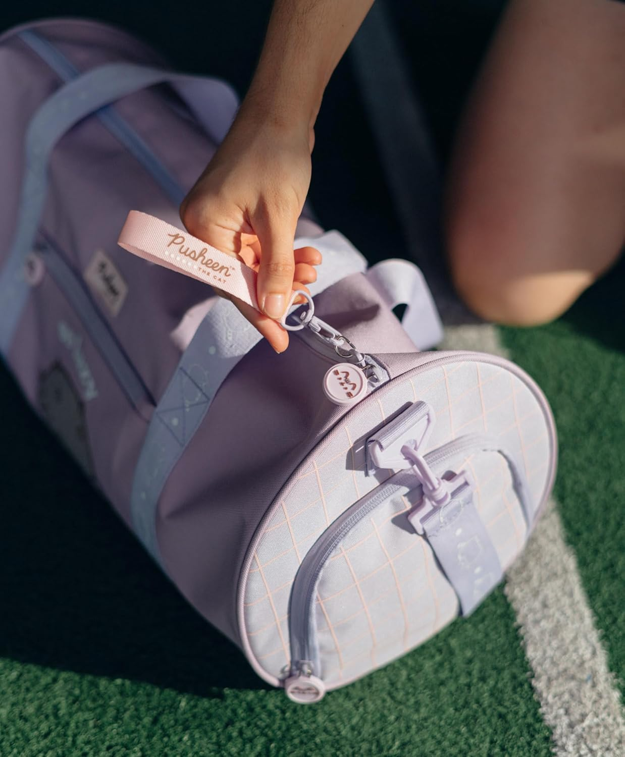 Grupo Erik Pusheen Gym Duffle Bag | Gym Bag Bag with Shoe Compartment | 38L / 11.8 X 19.7 X 9.8 Inches / 30 X 50 X 25 Cm | Gym Bag | Duffle Bag | Pusheen Gifts | Pusheen Cat, Purple, Gym Bag Bag With image number 1