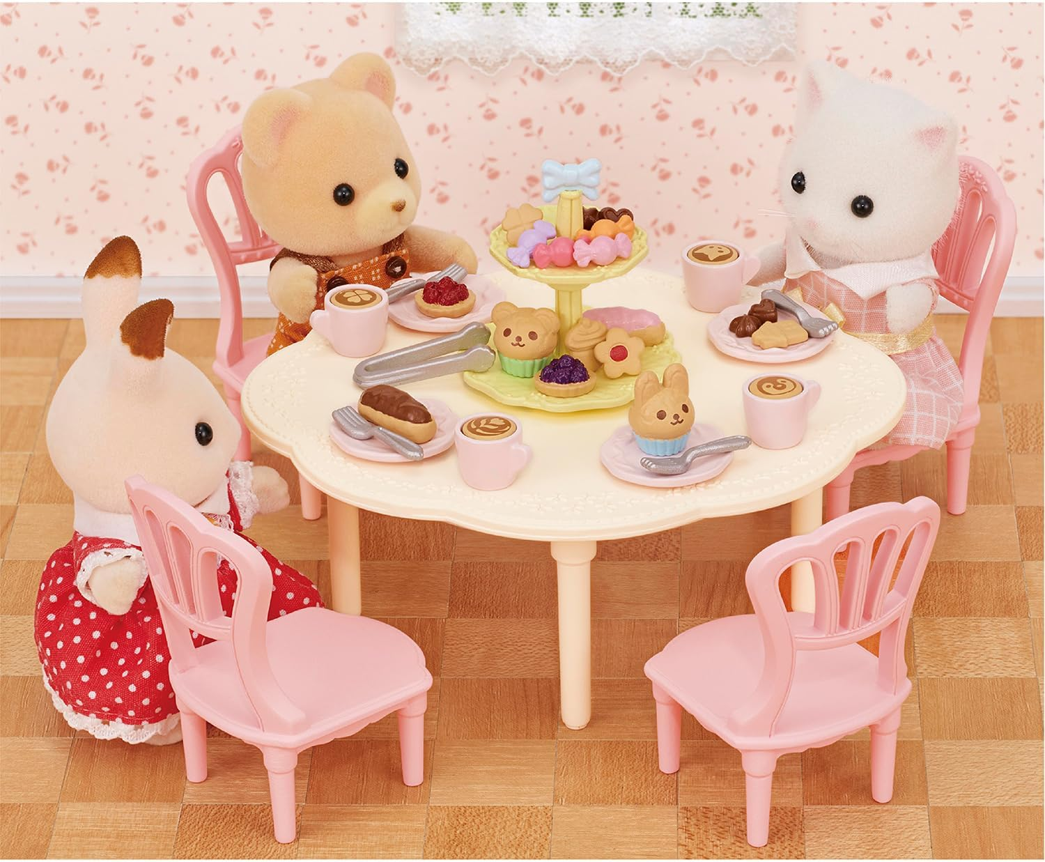 Sylvanian Families - Sweets Party Set image number 5