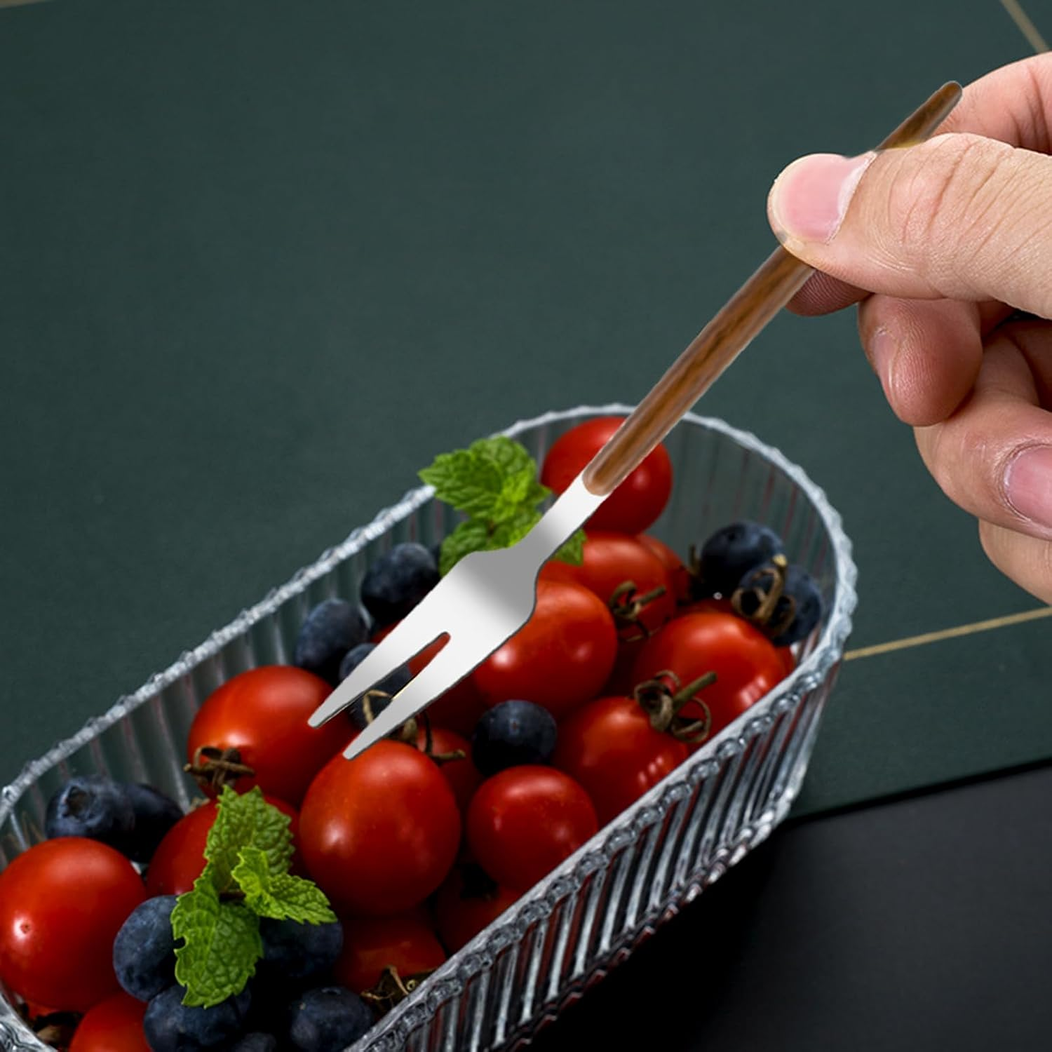 VANRA 6-Piece Salad Forks Stainless Steel 5.5 Inch Cocktail Appetizer Dessert Fork Mini Tasting Forks Silver Small Forks Flatware Set (6 Fruit Forks) image number 6