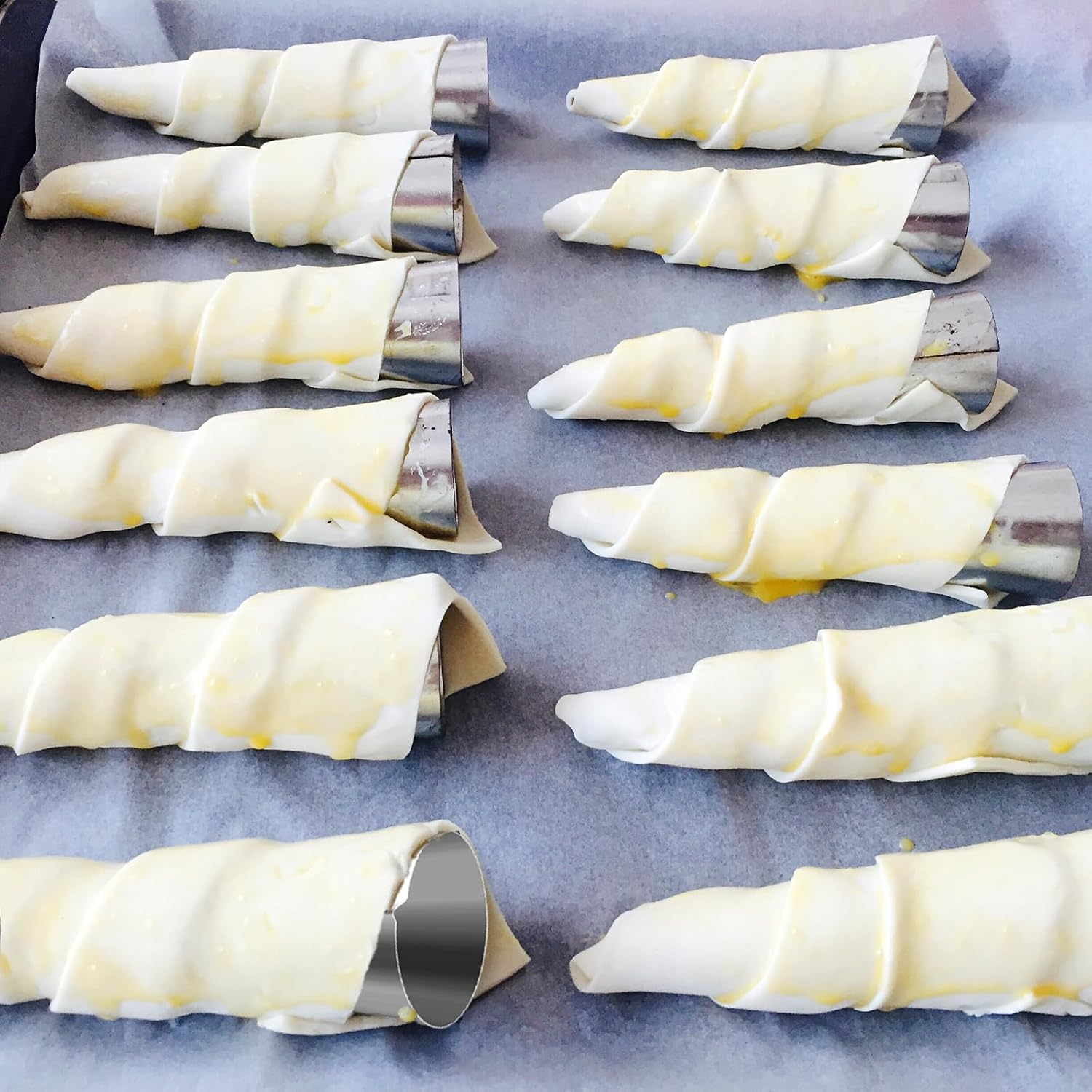 TEAONE Cone Shaped Baking Mold, 20 PCS Cream Horn Molds for Cream Roll, Ice Cream, Egg Roll (12.4 X 3.4Cm/4.88 X 1.33In) image number 1