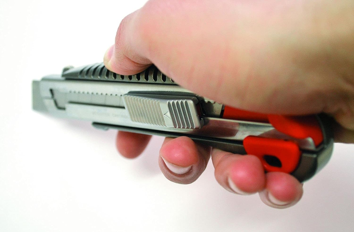 NT Cutter Heavy Duty Aluminum Die-Cast Grip Multi-Blade Cartridge Knife, 1 Knife (L-2000RP), Red. image number 3