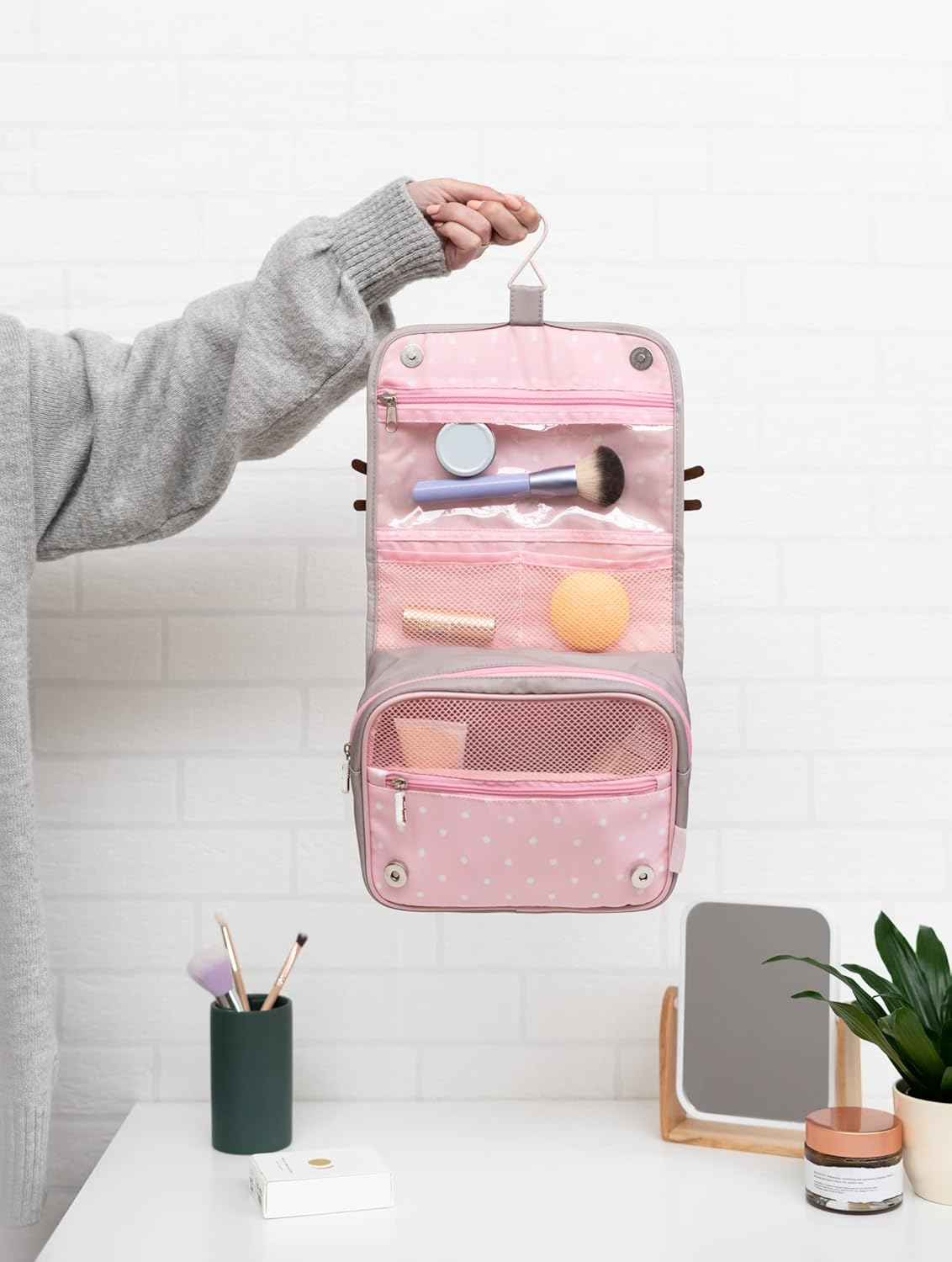 Official Pusheen Hanging Travel Toiletry Bag | Hanging Toiletry Bag with Hanging Hook, 100% Waterproof Travel Bag, Makeup Toiletry Bag, Cosmetic Bag, Pusheen Gifts