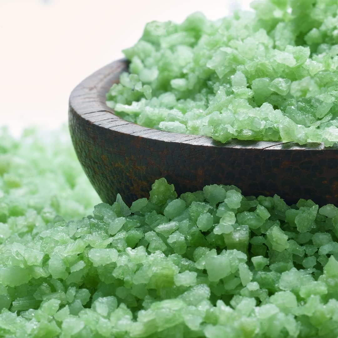 Kneipp Bath Crystals Cold Time - Bath Salt Storage Pack with Natural Deep Saline from Luisenhall & Essential Oils from Eucalyptus & Mint - Aromatic Effect - 600 G