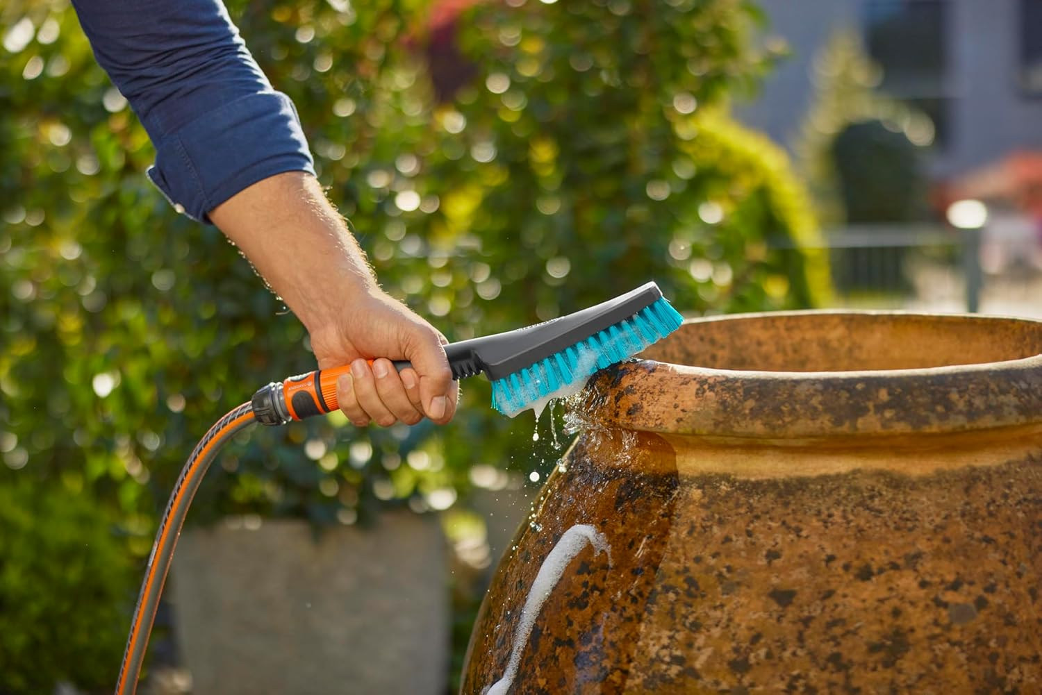 Gardena Cleansystem S Hard Hand Brush: Cleaning Brush with Hose Connection, Flat Brush Body, for Tight Places and Insensitive Surfaces, with Flow Control (18844-20) image number 2