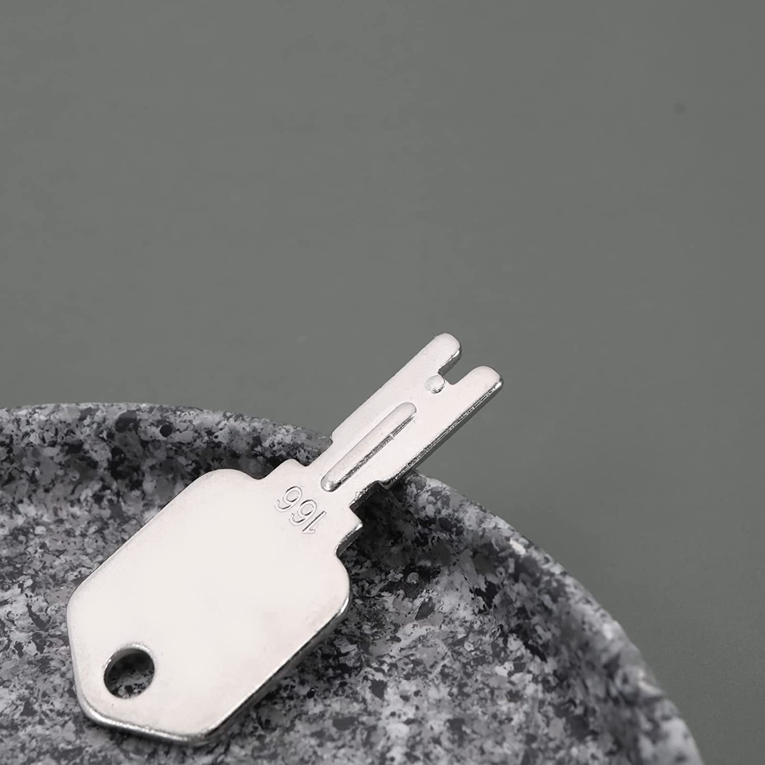 Ecsing 10PCS Forklift Keys 166 1430 186304 51335040 A214062 Ignition Keys Compatible with Clark Compatible with Hyster Compatible with Yale Heavy Equipment Keys image number 3