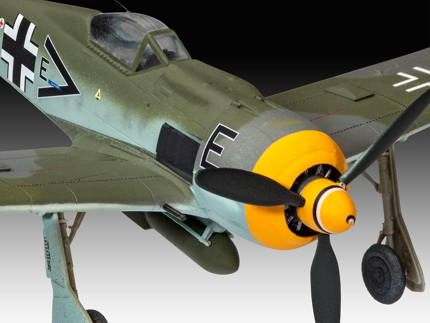 Revell 1:72 Scale Level 3 Focke Wulf Fw190 F-8 Model Kit image number 6