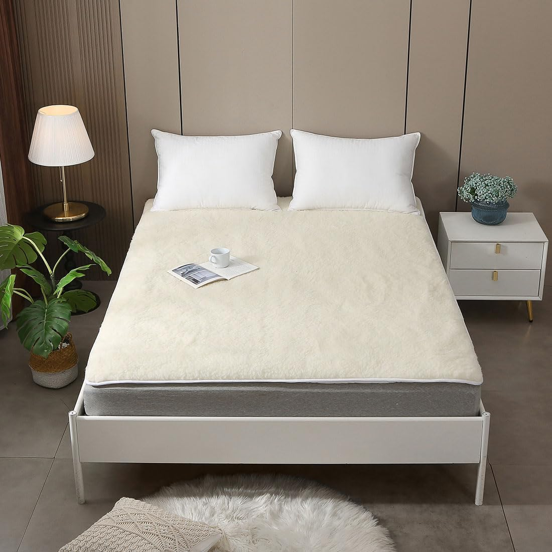 Wool Mattress Topper,Extra Thick Mattress Pad Cover,Breathable and Warm Mattress Pad for Bed,Reversible Wool Underlay/Underblanket,Four Corner Straps(Cream,183X203Cm)