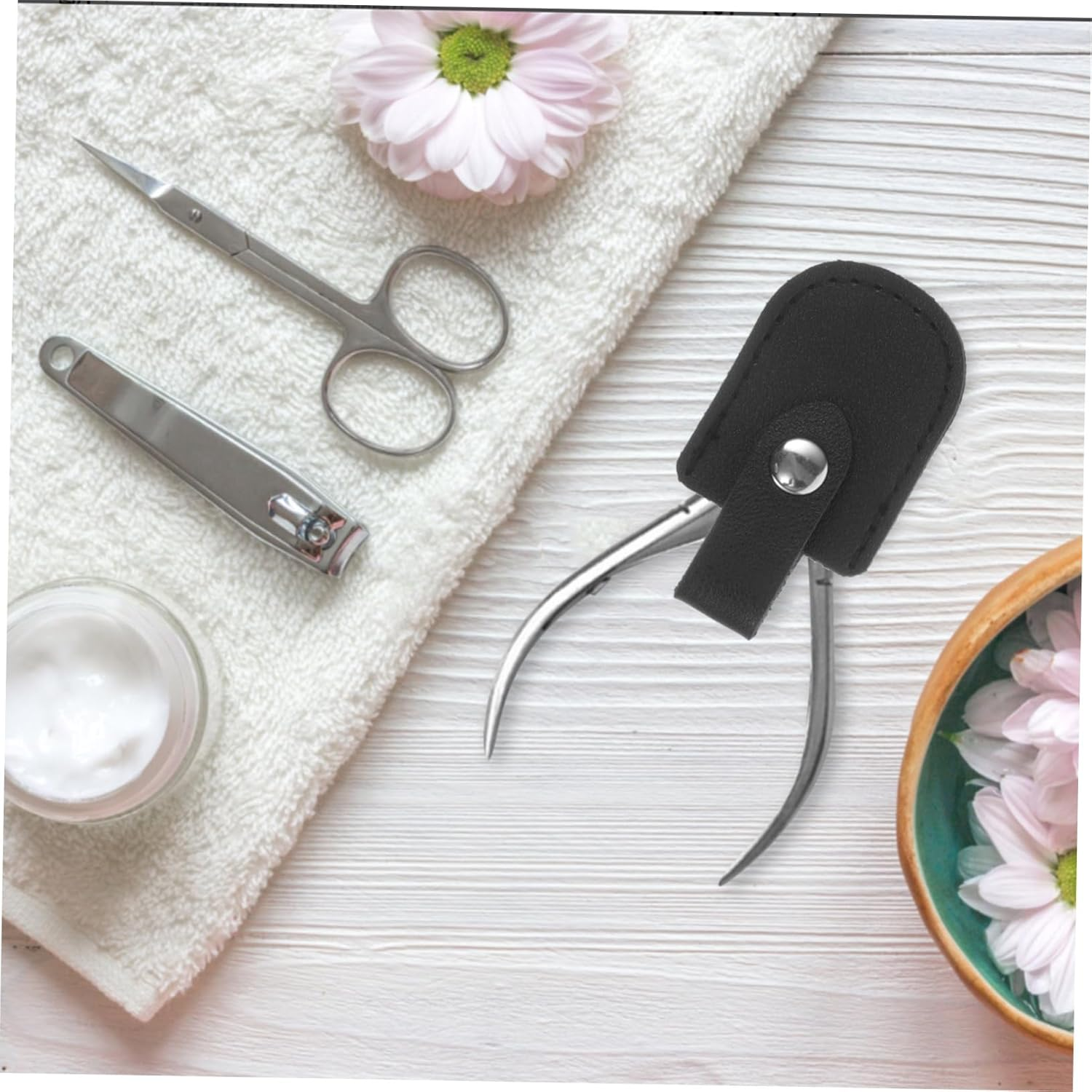 CLISPEED PU Nail Scissor Cover Sleeve Protective Holder for Cuticle Scissors Manicure Pedicure Tool Storage Pouch Scratch Dirt Bump Resistant Fit Idea