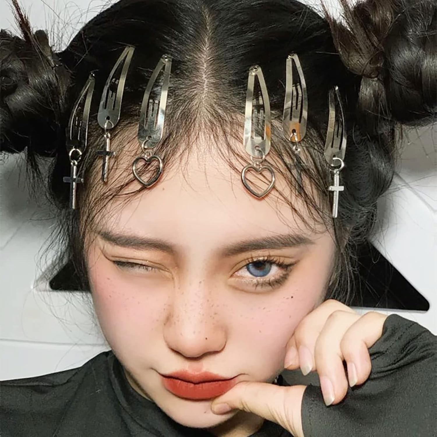 Tseenyi Cross Snap Hair Clip Heart Hair Snap Clip Barrette Clip Cross Heart Pendant Hair Clips Silver Metal Hair Clip Cross Bang Clip Side Clip Hair Accessories for Women and Girls Gifts image number 3