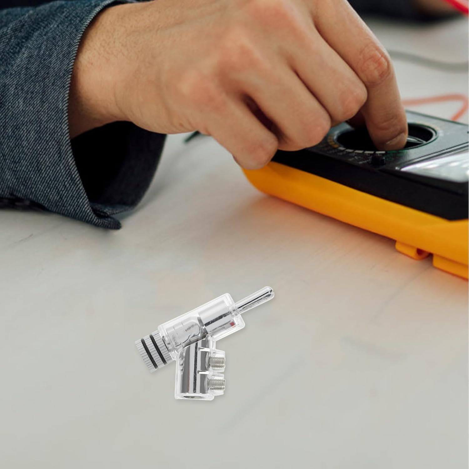 FUNNETOYU 2Pcs Right Angle Banana Plugs for Speaker Wire, Gold and Rhodium Plated Solderless Connectors Compatible with Amplifiers and Loudspeakers for Home Audio and Sound Systems image number 6