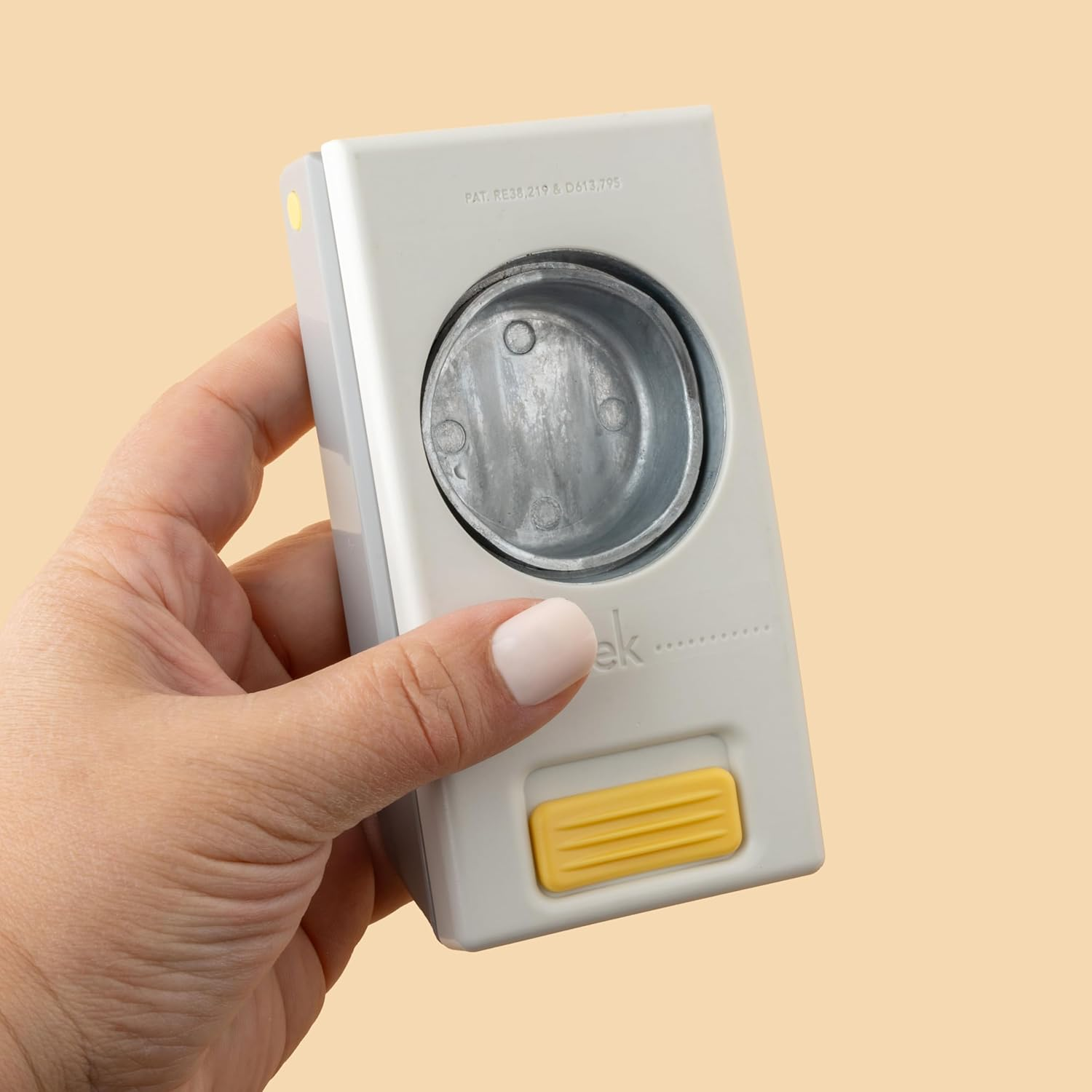 EK Success PSN Circle Punch 1.75 Inch with Safety Lock, Create Perfect Circles for Handmade Cards, Scrapbooking, Gift Tags, Invitations, Decorations, and More image number 2